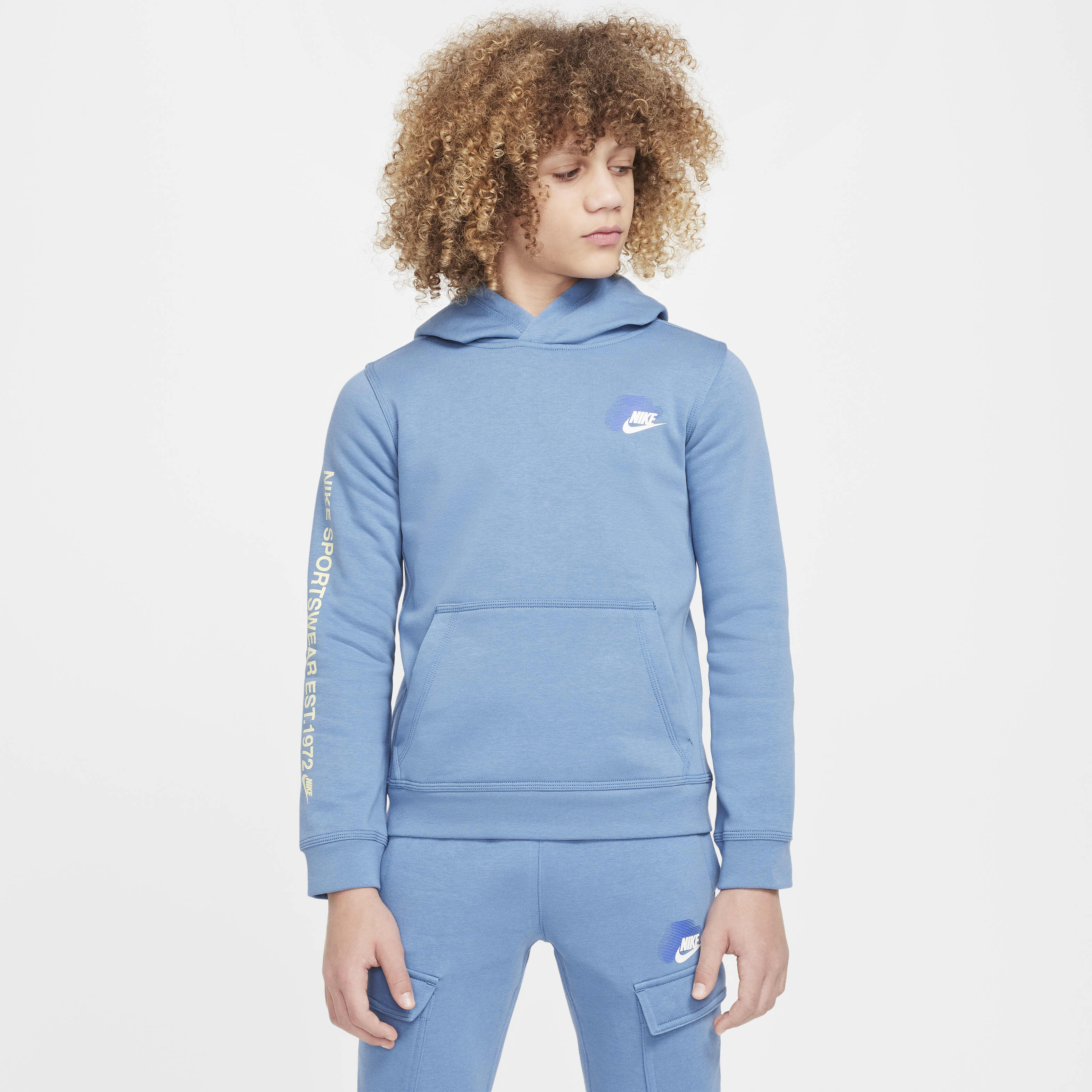 Nike Sportswear Standard Issue image number 0