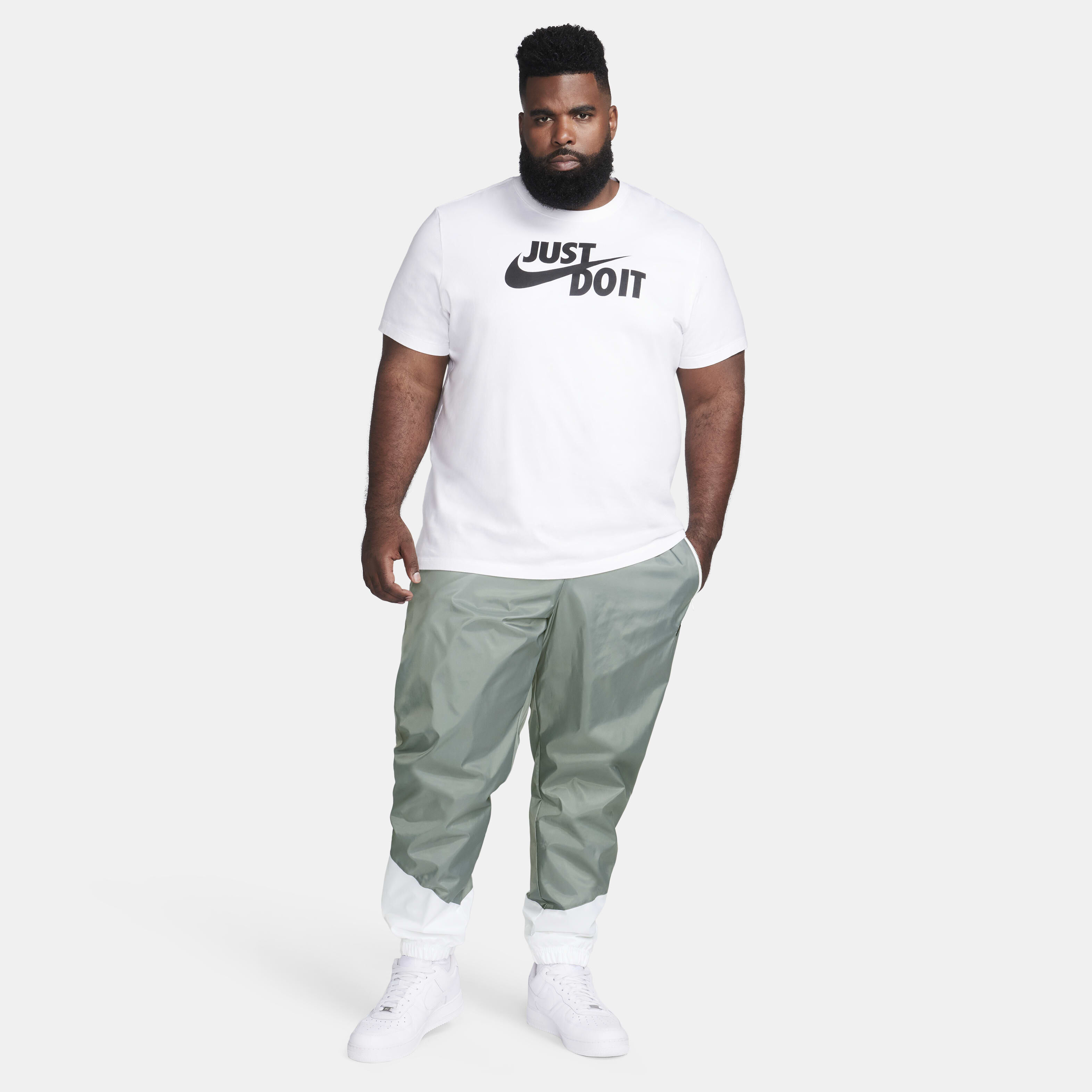 نايكي ويندرانر image number 14