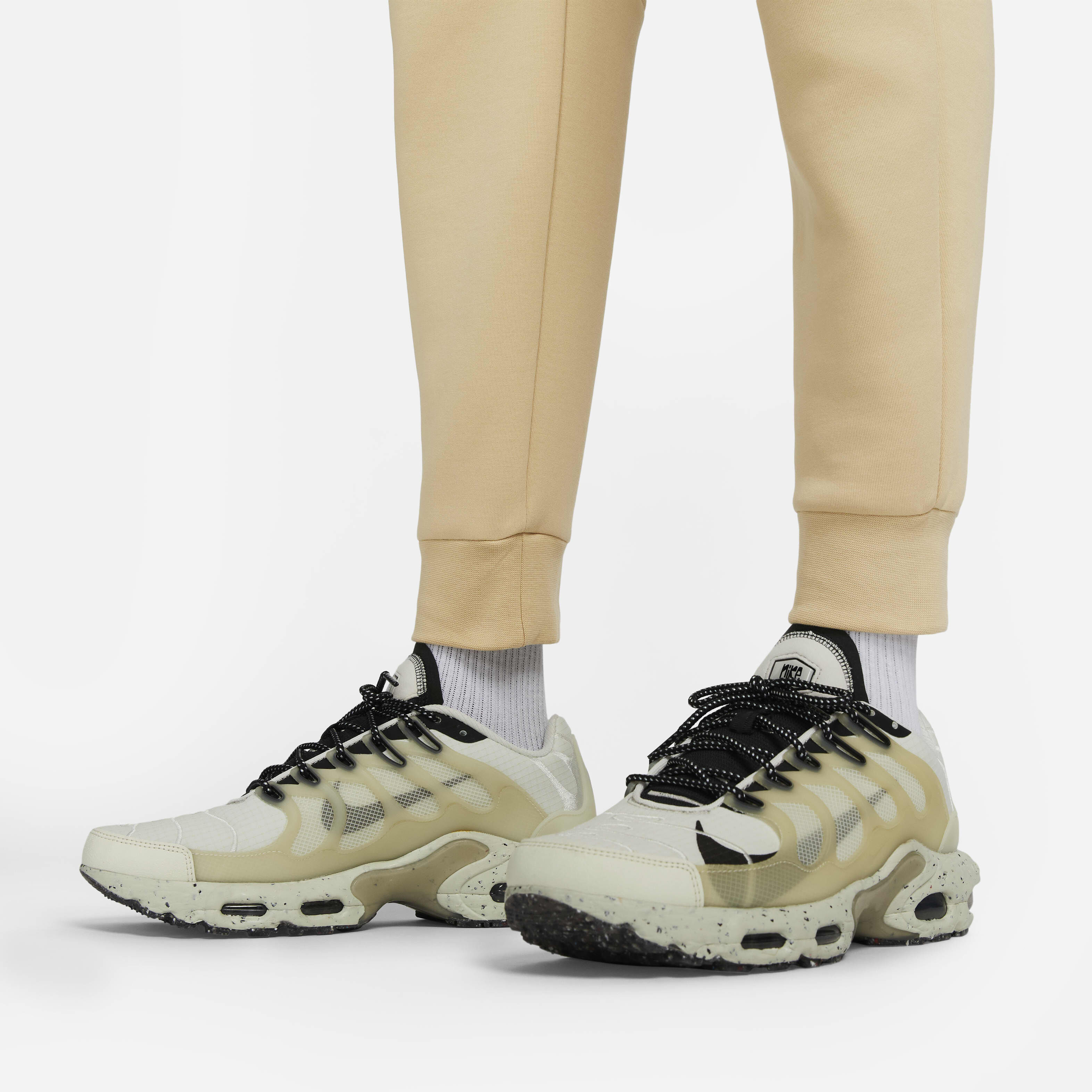 Nike Sportswear Tech Fleece image number 4