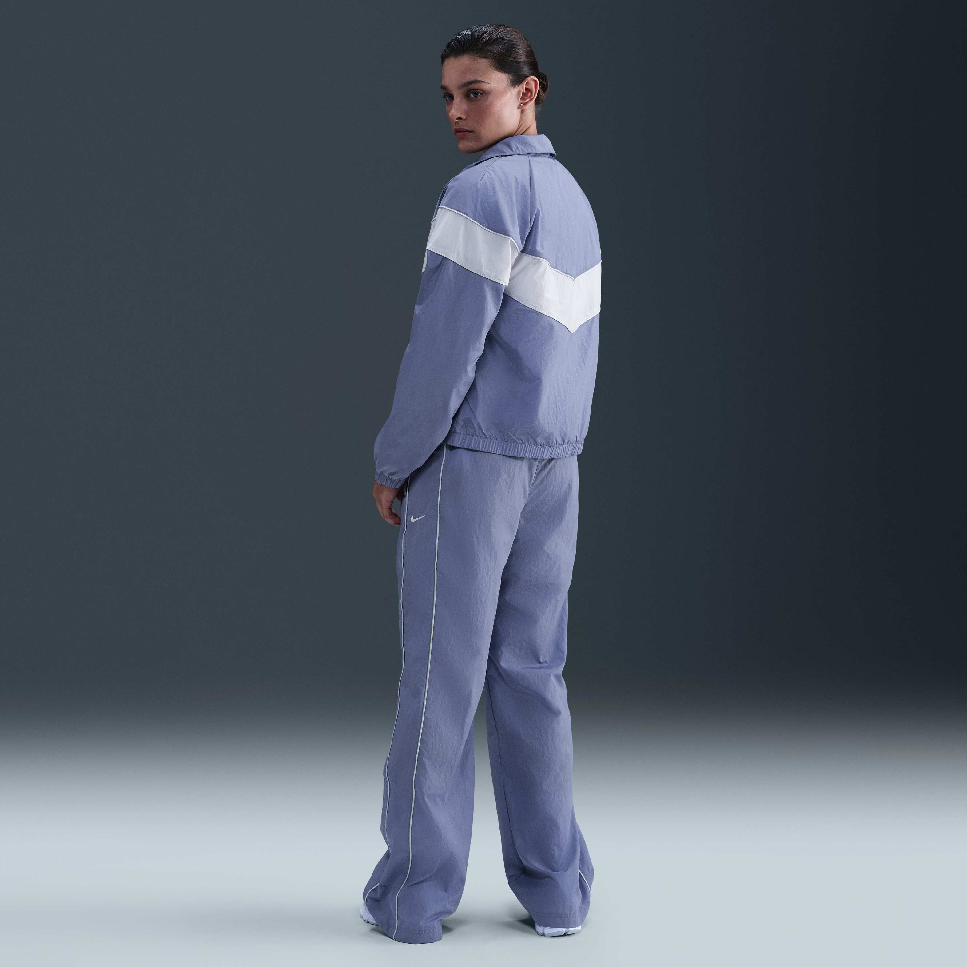 Nike Windrunner image number 3