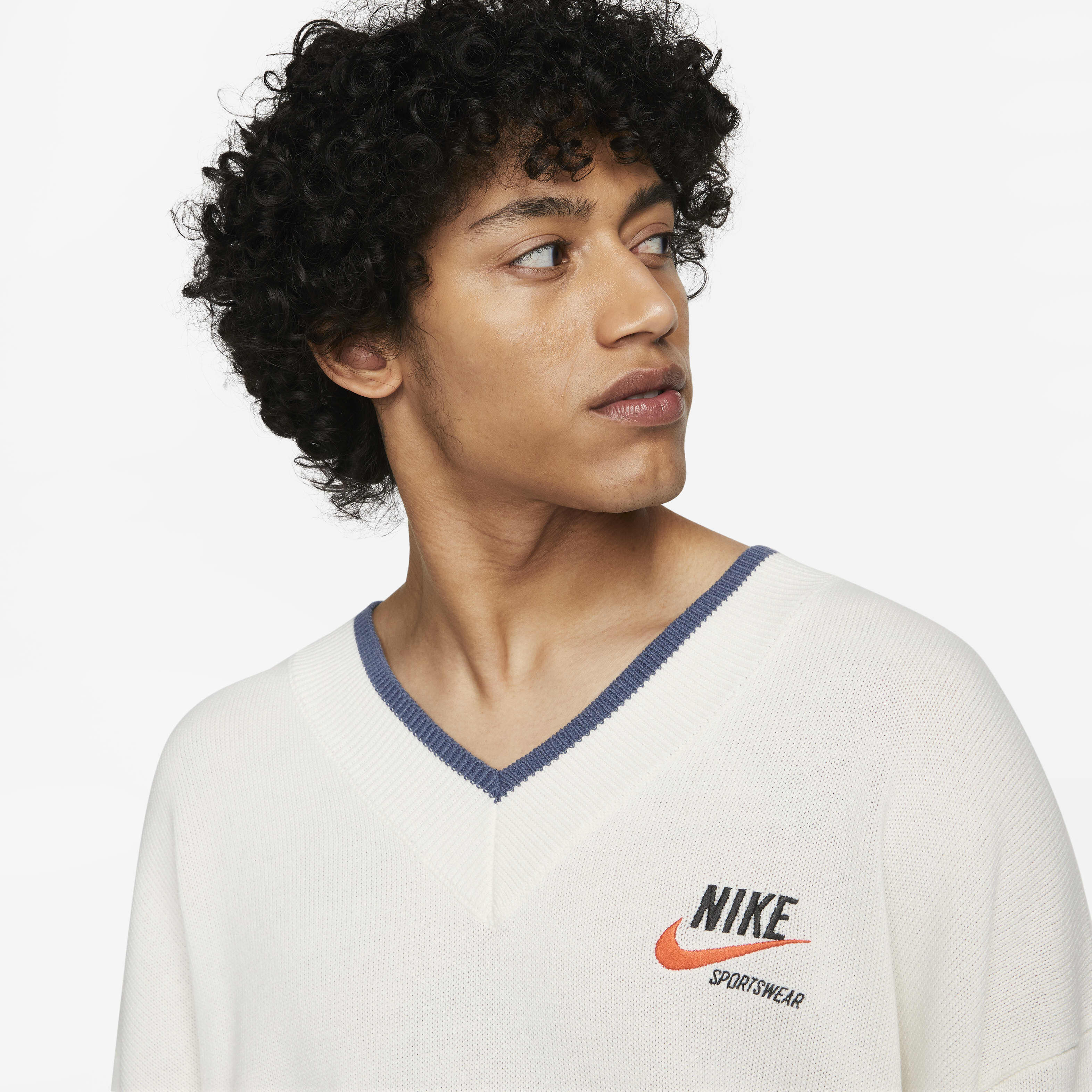 Nike Sportswear Trend image number 2