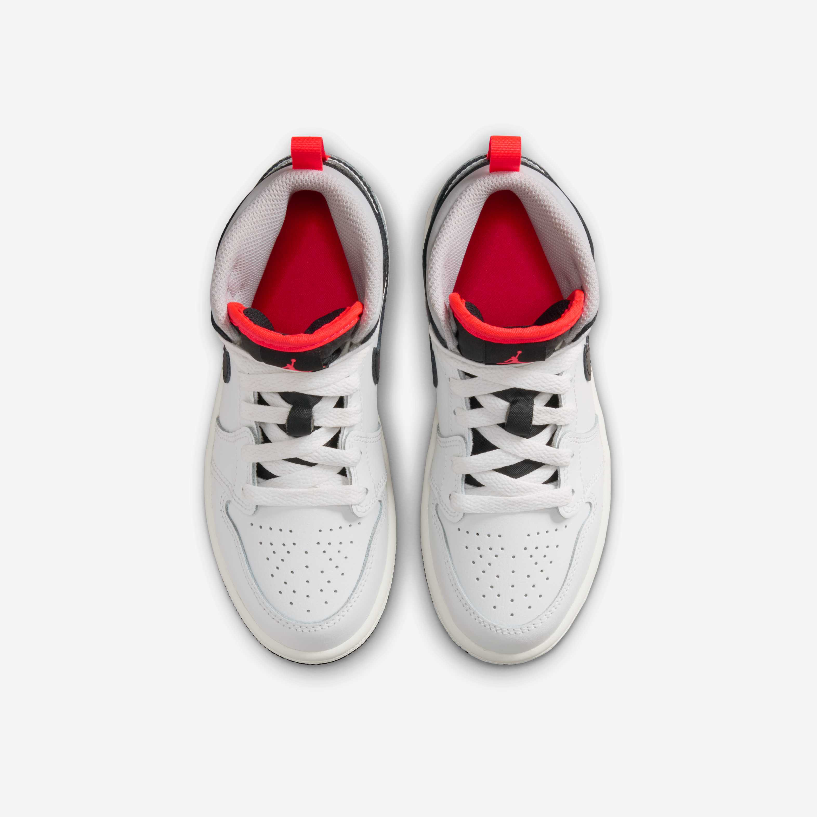 جوردن 1 ميد image number 3