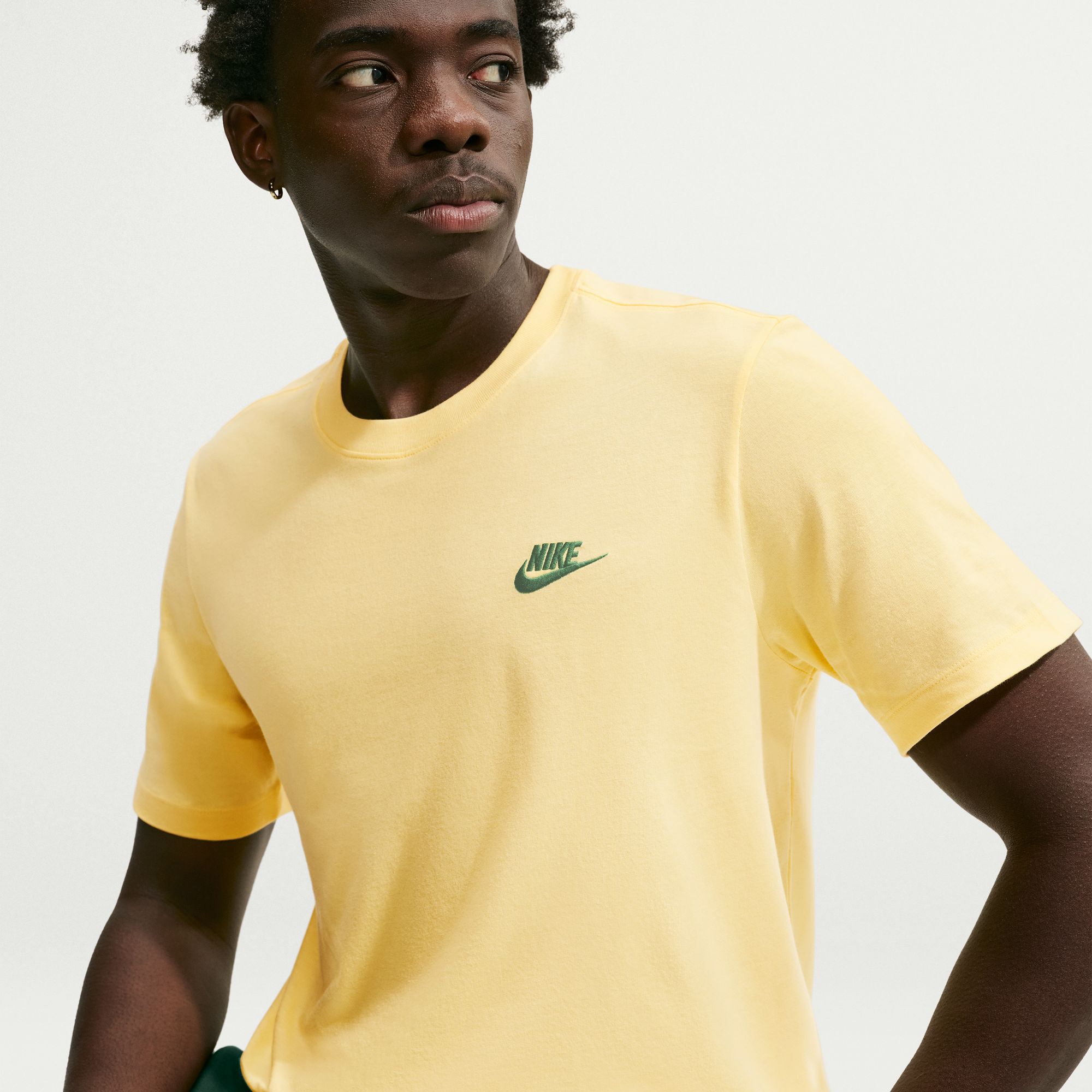 Nike Sportswear Club image number 4