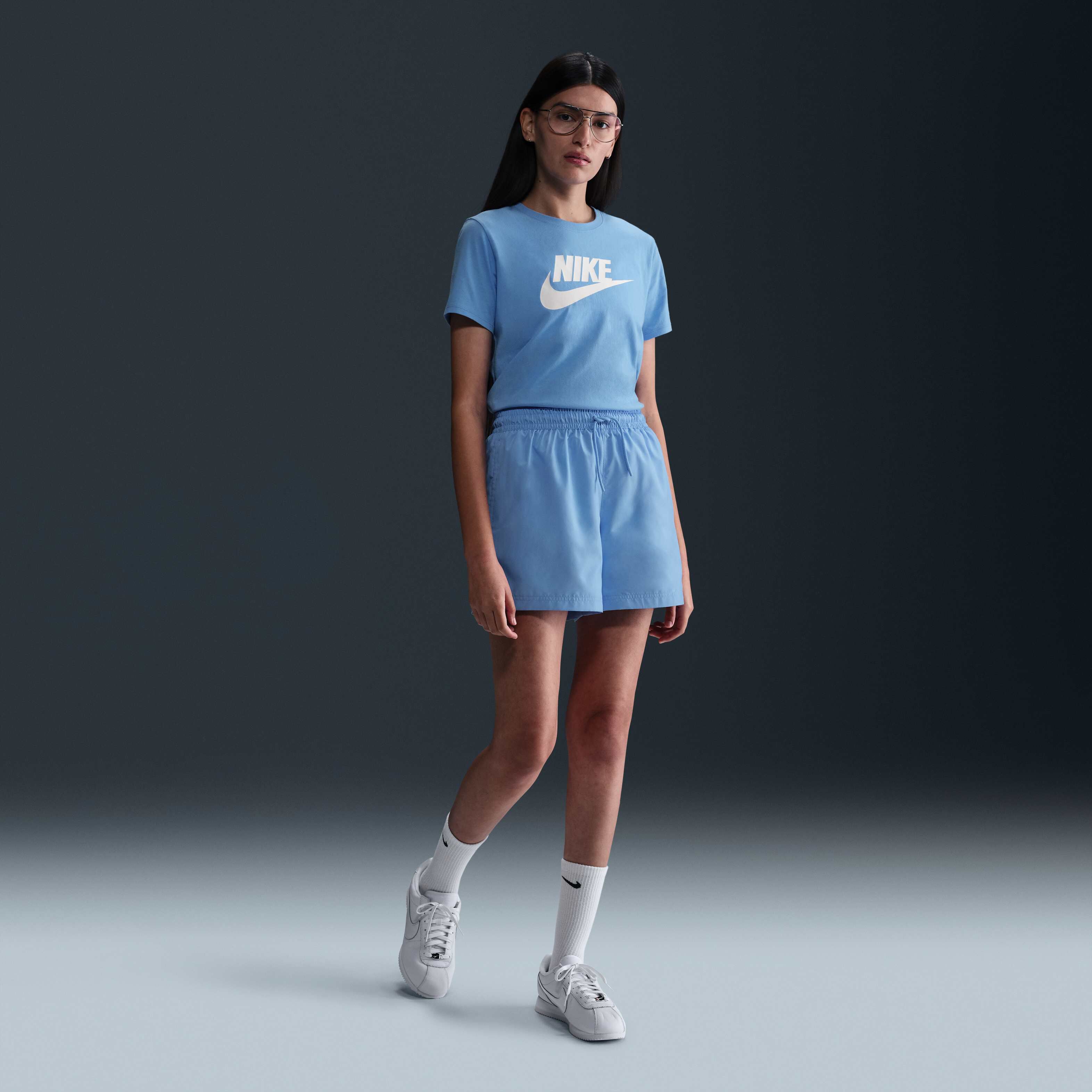 Nike Sportswear Essentials image number 3