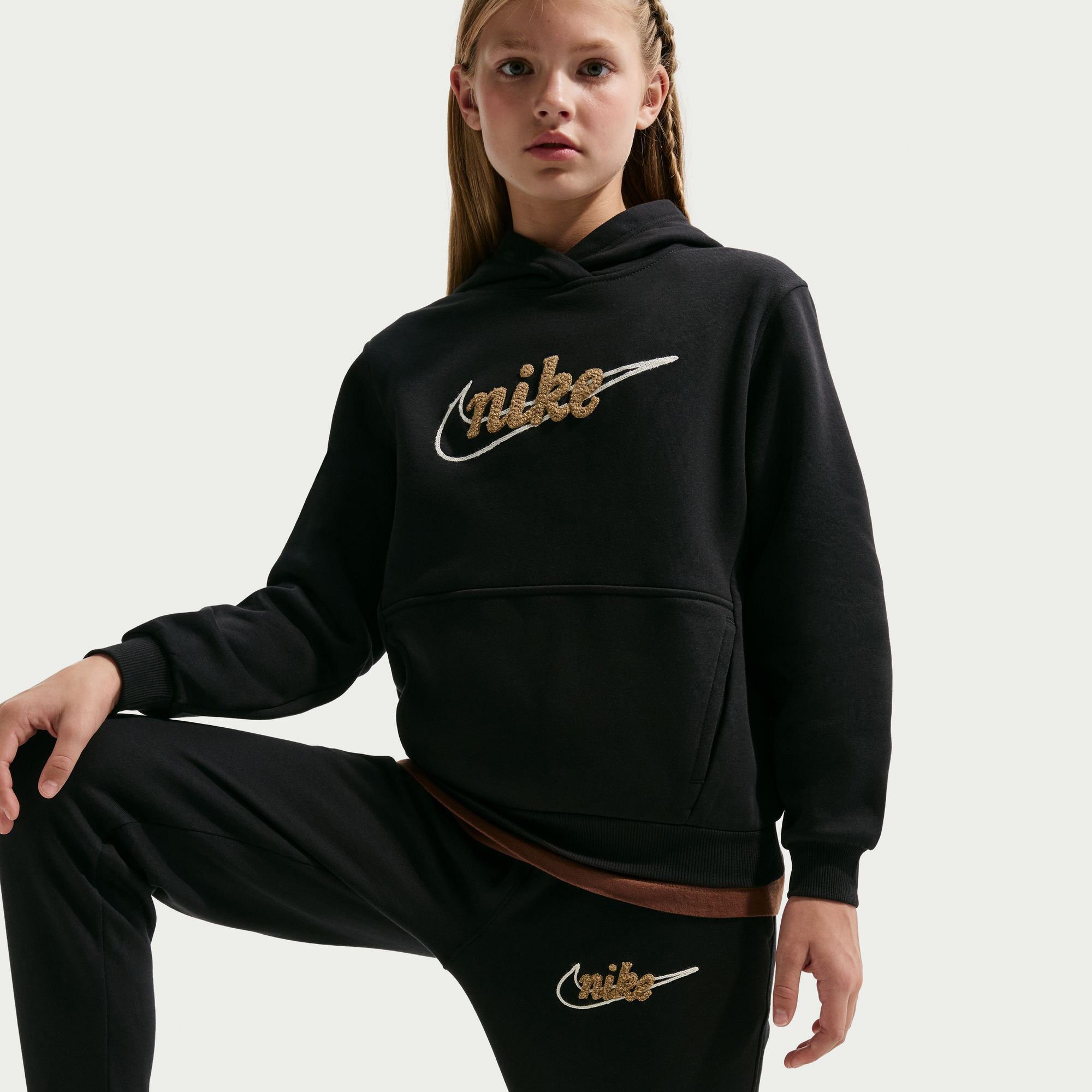 Nike Sportswear Club image number 4