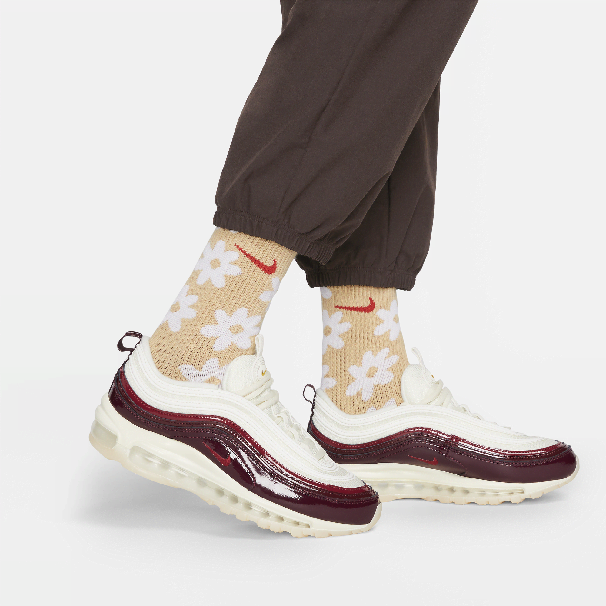 Air max 97 paint splatter on feet hotsell