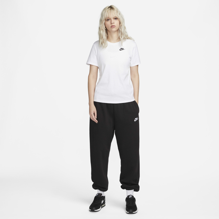 Nike Sportswear Club Essentials image number 4 Nike Sportswear Club Essentials image number 4