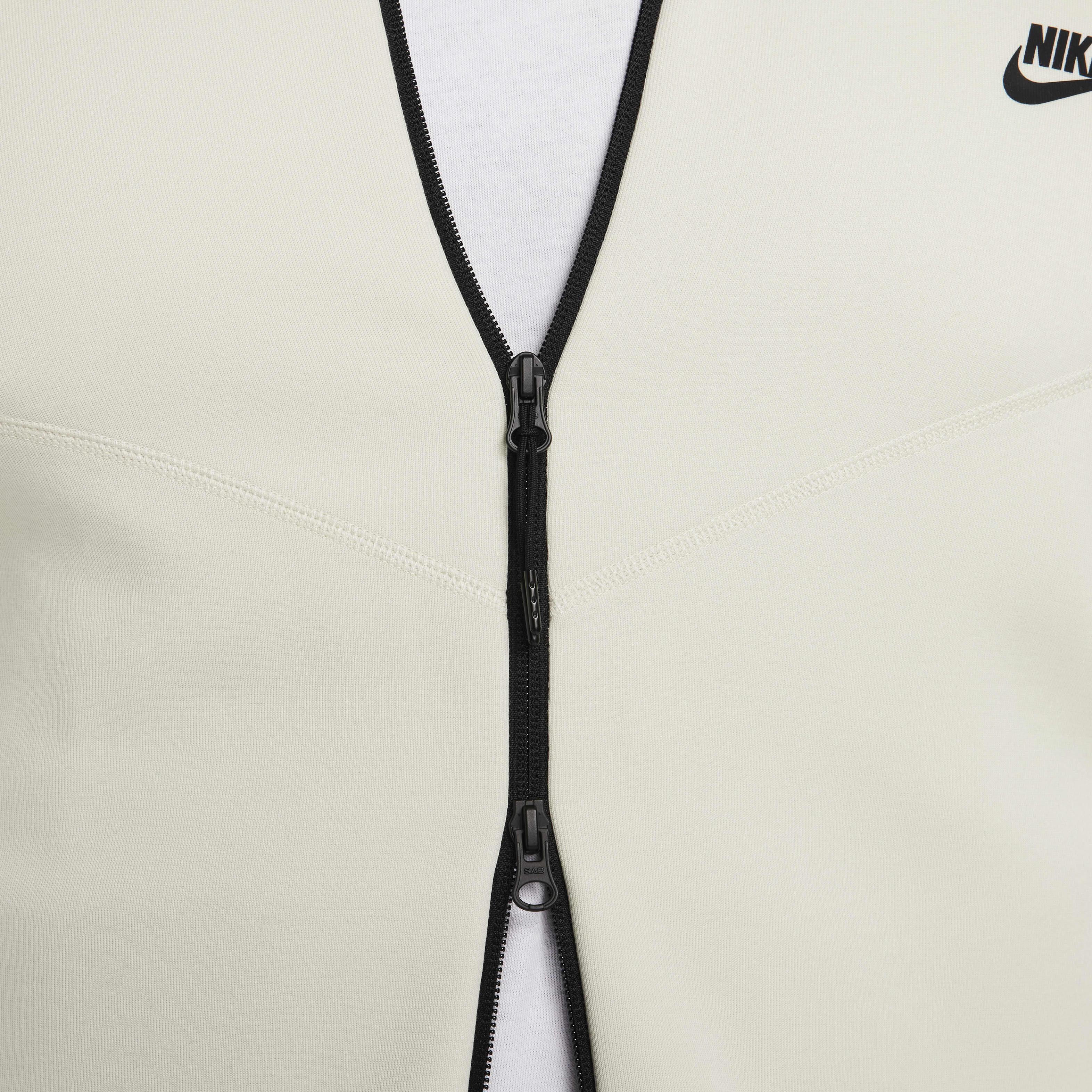 نايكي سبورتسوير تك فليس ويندرانر image number 15