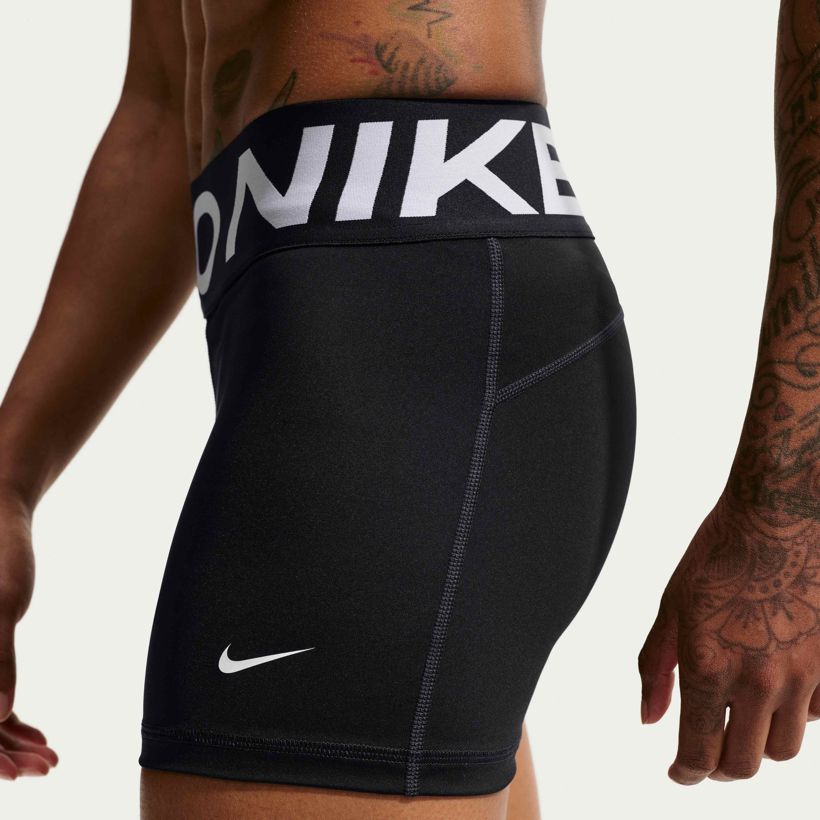 Nike Pro Sculpt image number 2