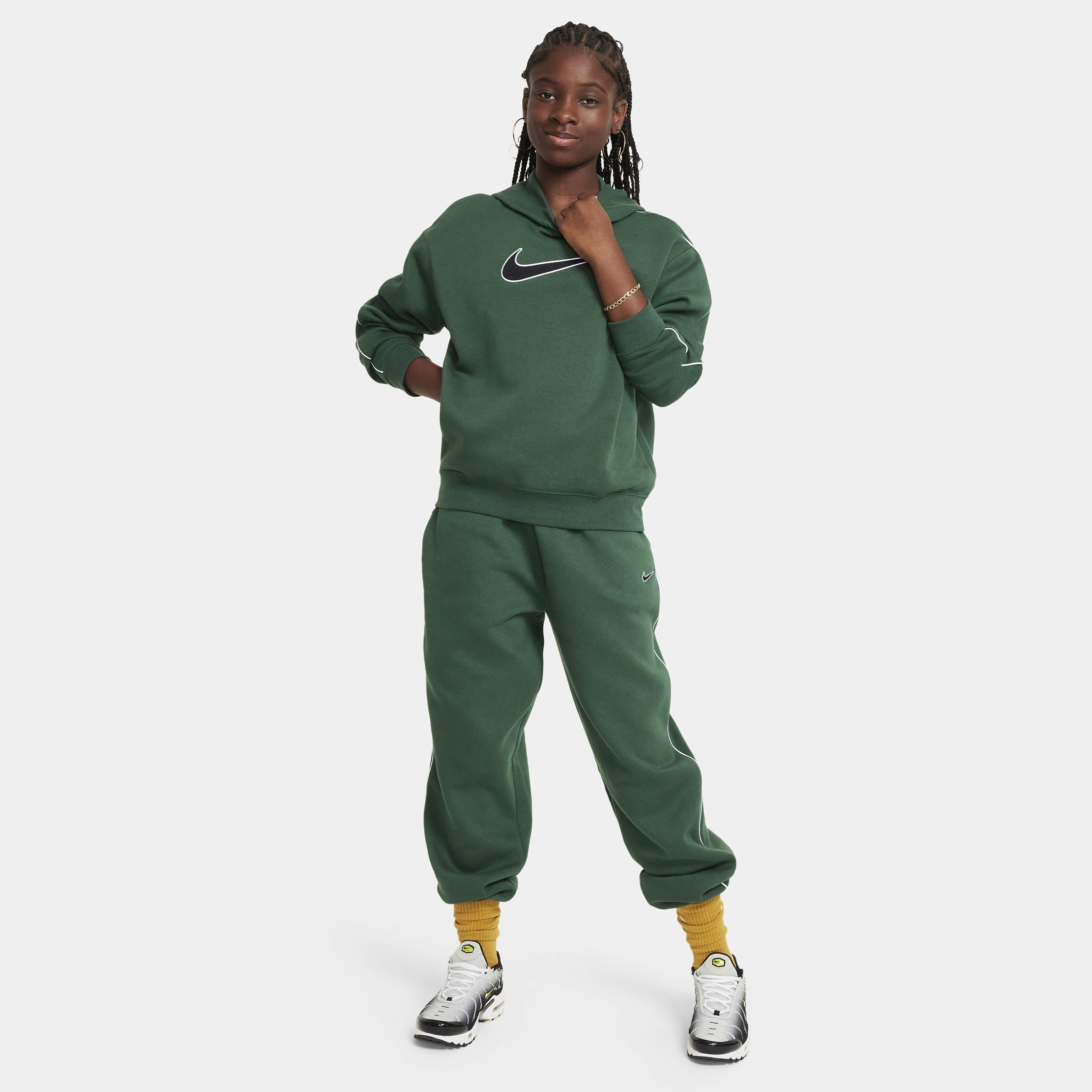 Buy Nike Sportswear Older Kids' (Girls') Oversized Fleece Pullover Hoodie -  Fir/Fir/White | Nike Saudi Official
