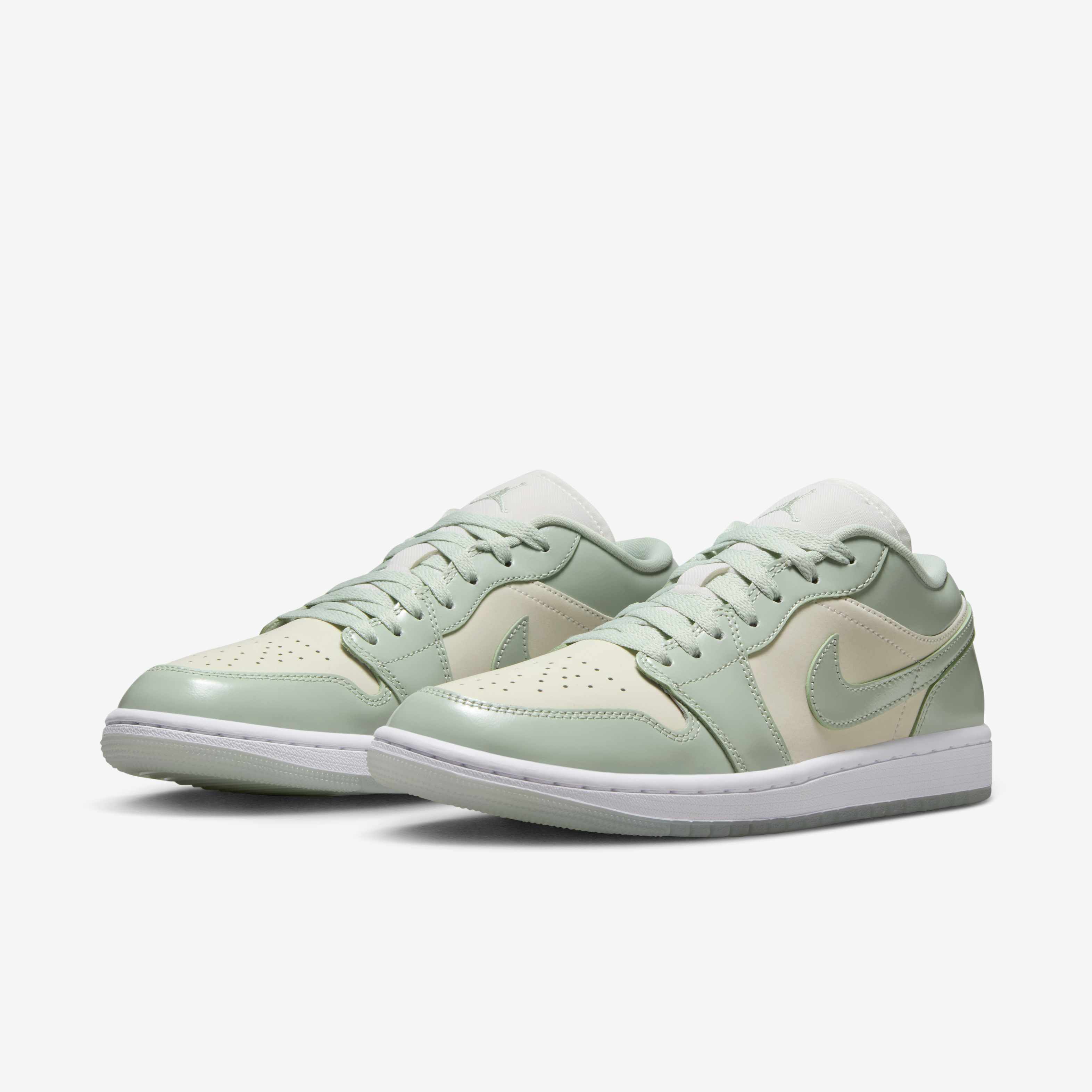 Air Jordan 1 Low SE image number 4