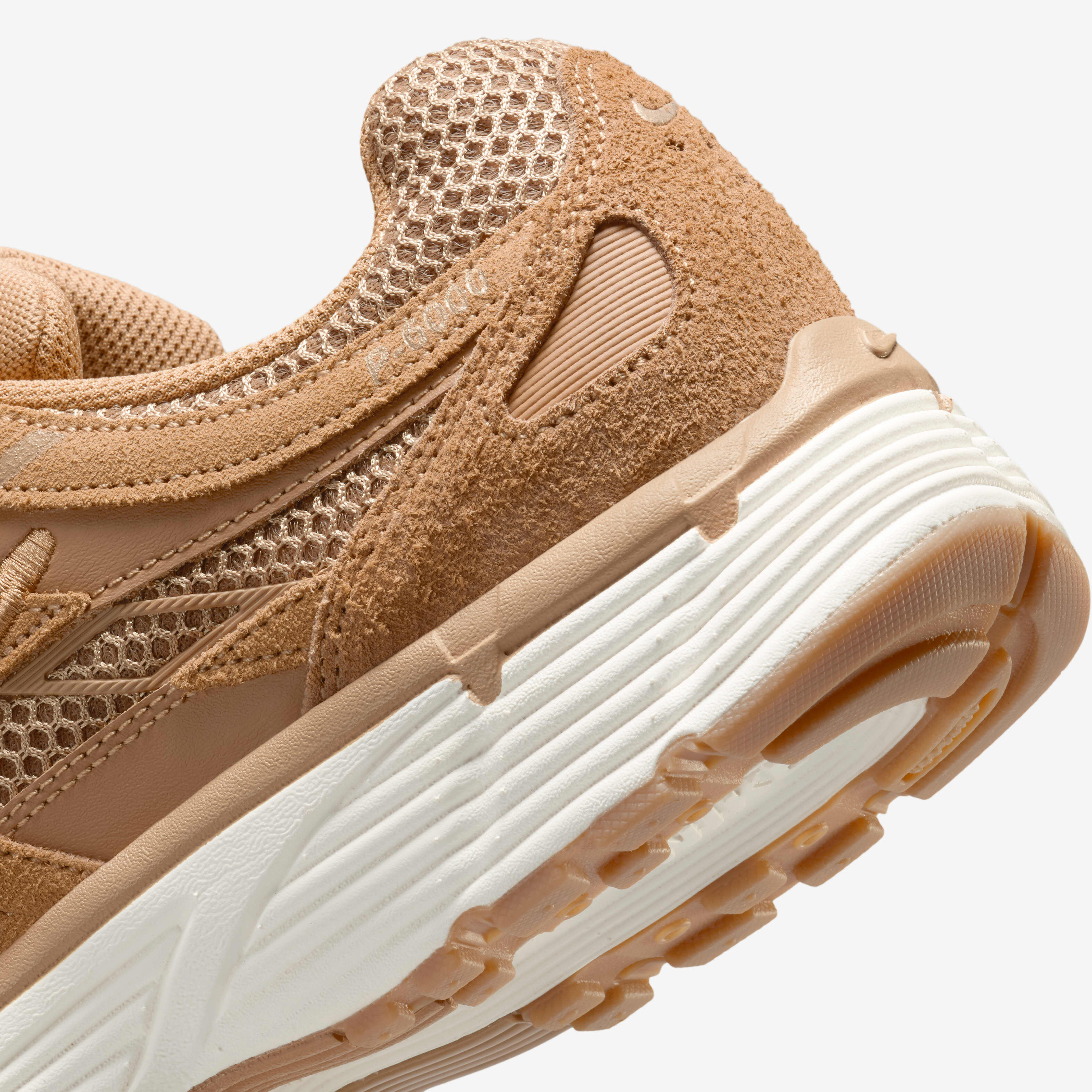 ◆正規品◆NIKE P-6000 SE FLAX LLIC GOLD◆関税/送料無料◆ Amazon.com | Nike P-6000 SE Men's Shoes (HF0015-201, Flax