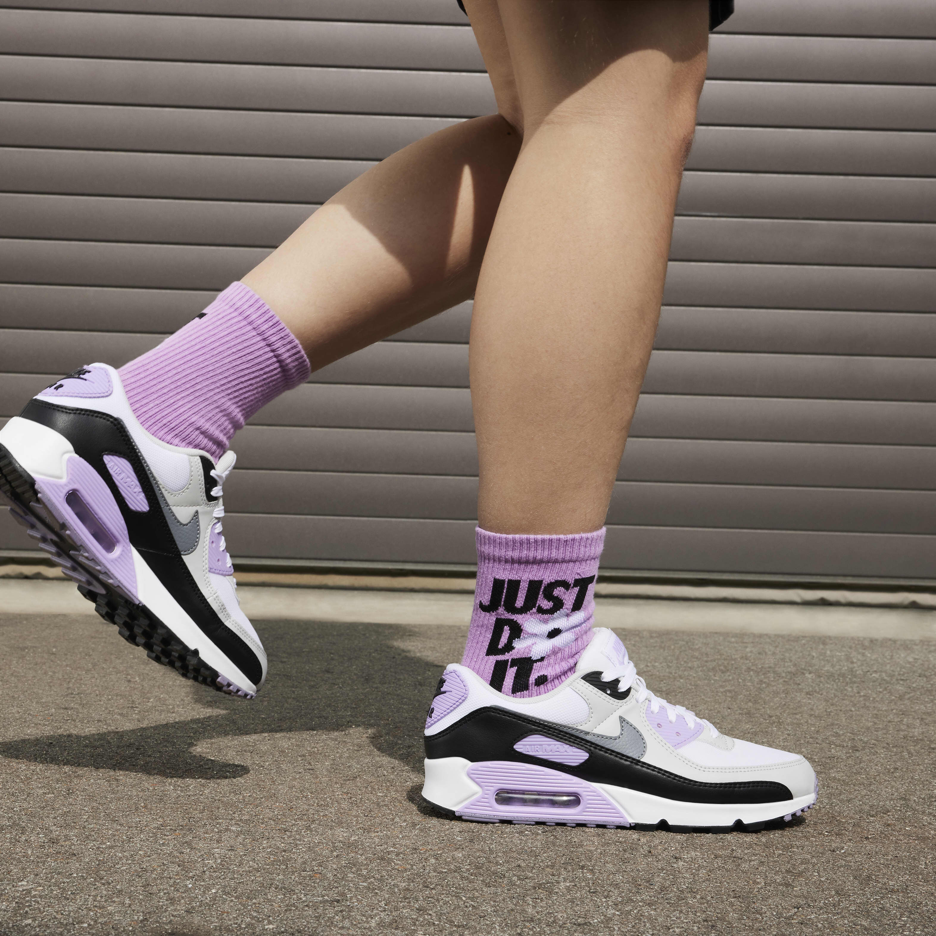 Buy Nike Air Max 90 Women s Shoes White Lilac Photon Dust Cool Grey Nike Saudi Official