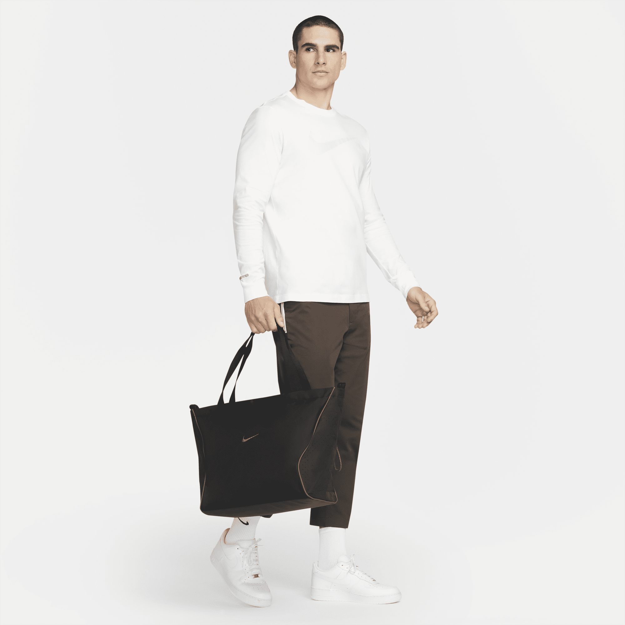 Shop Sportswear Essentials Tote Bag 26L Nike KSA