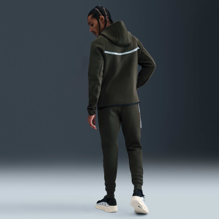 Nike Tech image number 4 Nike Tech image number 4