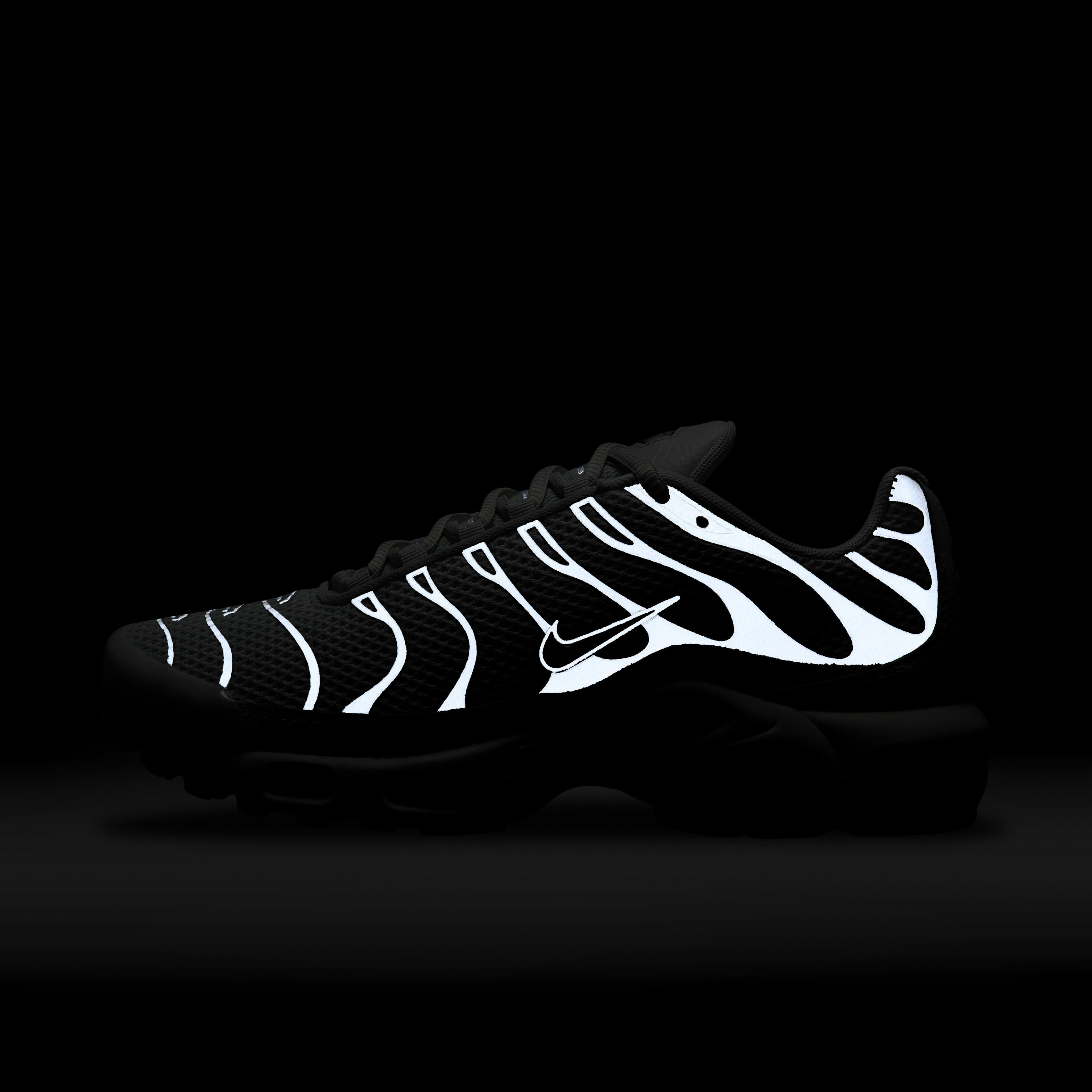 Buy Nike Air Max Plus Women's Shoes - Light Silver/Chrome