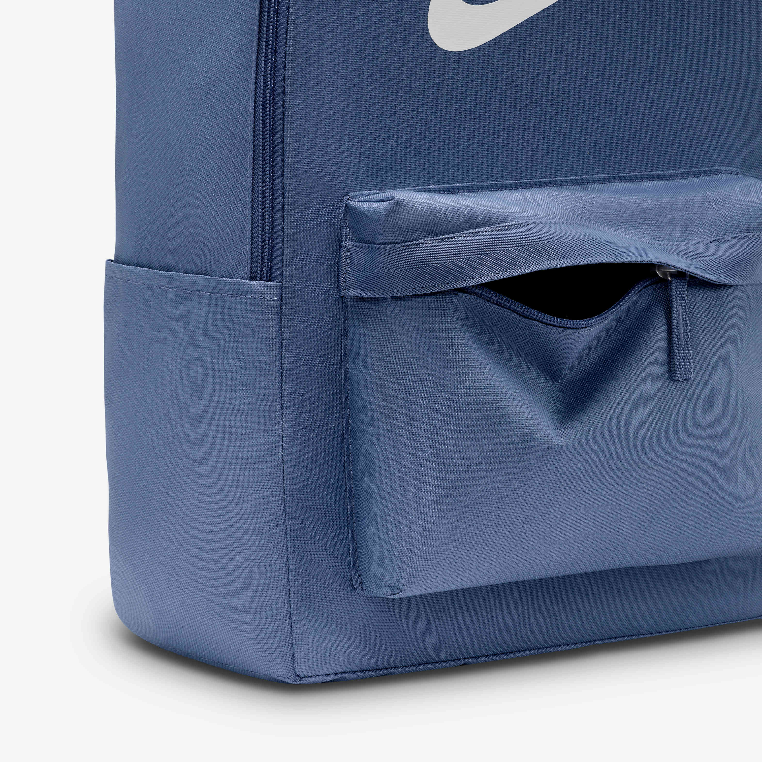 Nike Heritage image number 4