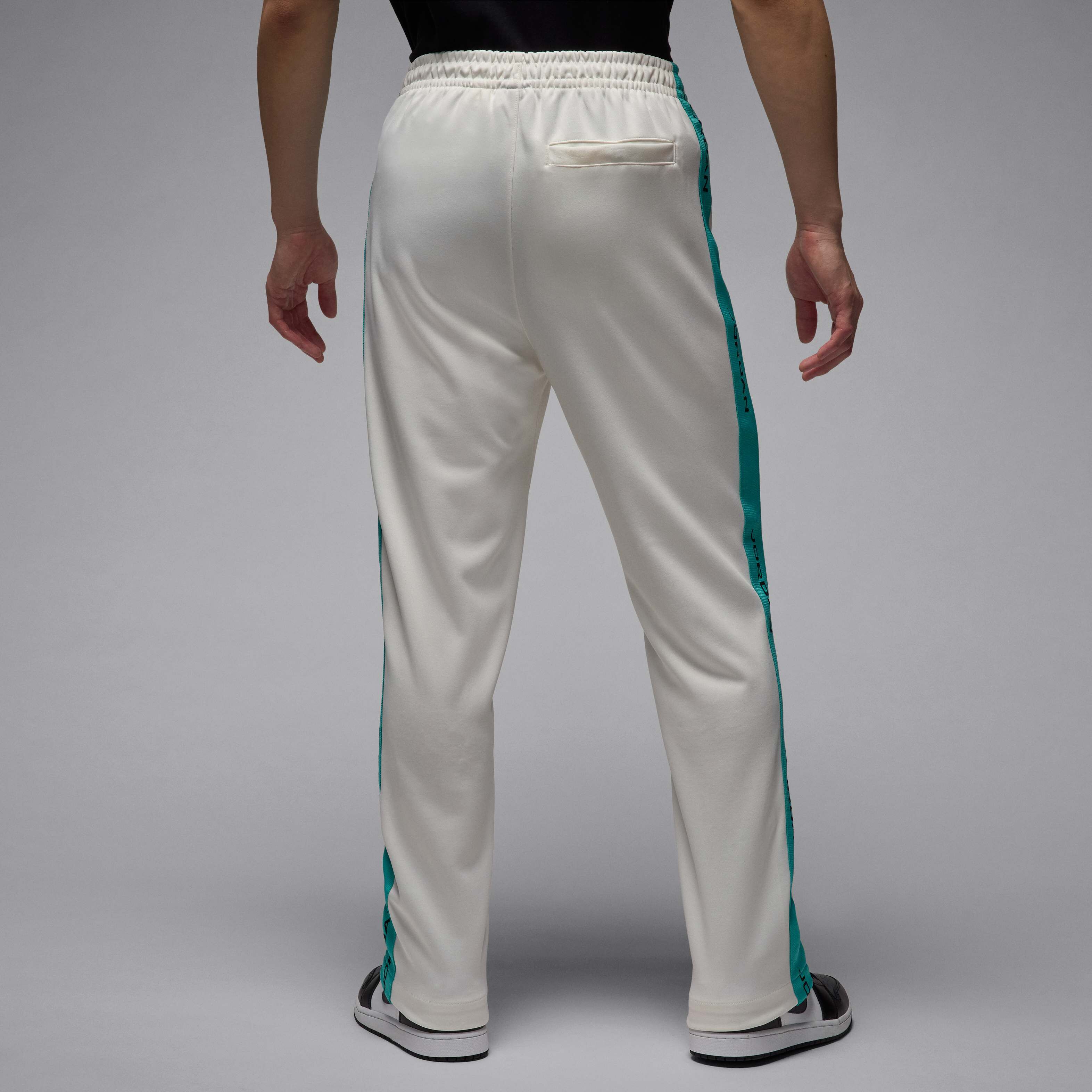 Jordan Essentials image number 1