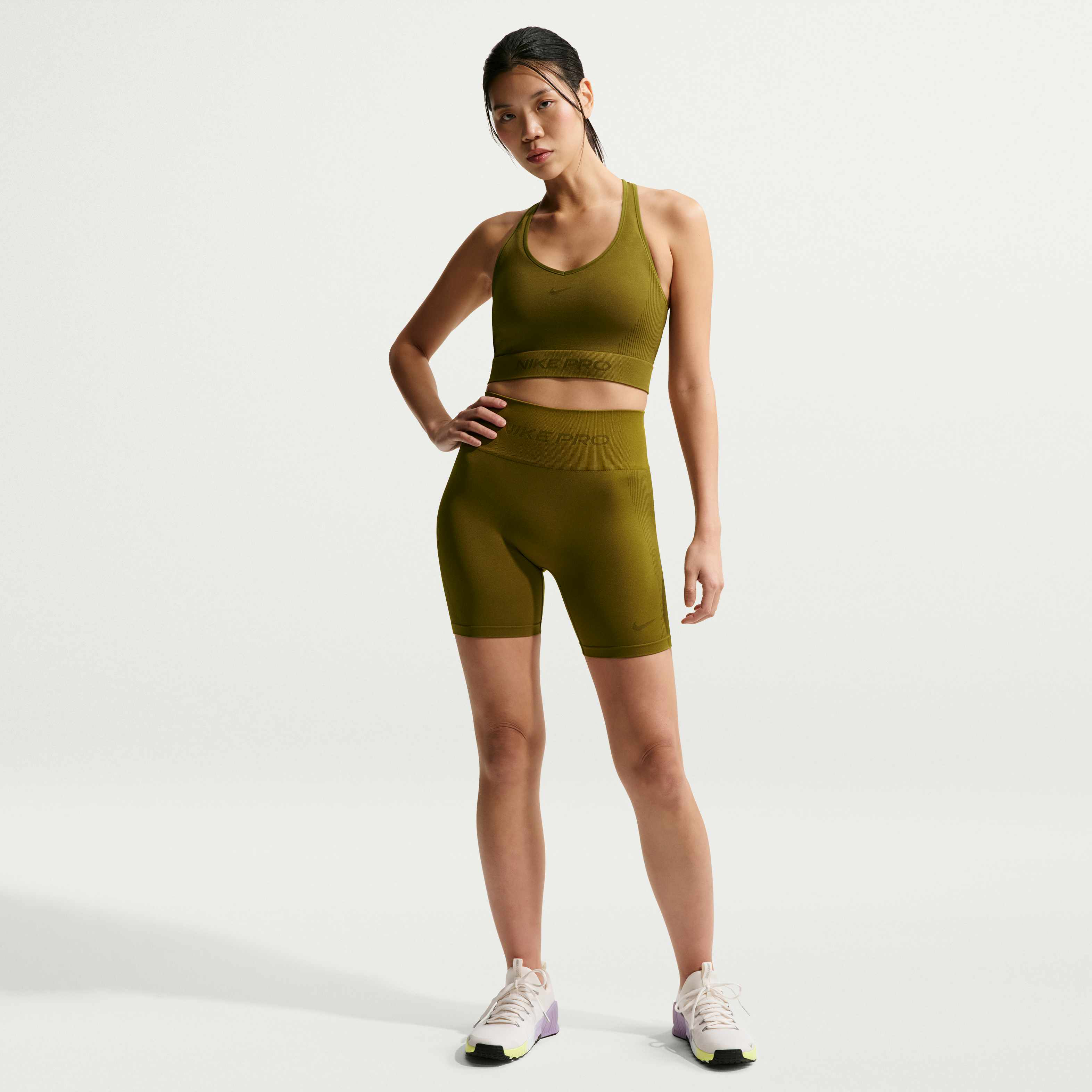 نايكي برو سيمليس image number 3