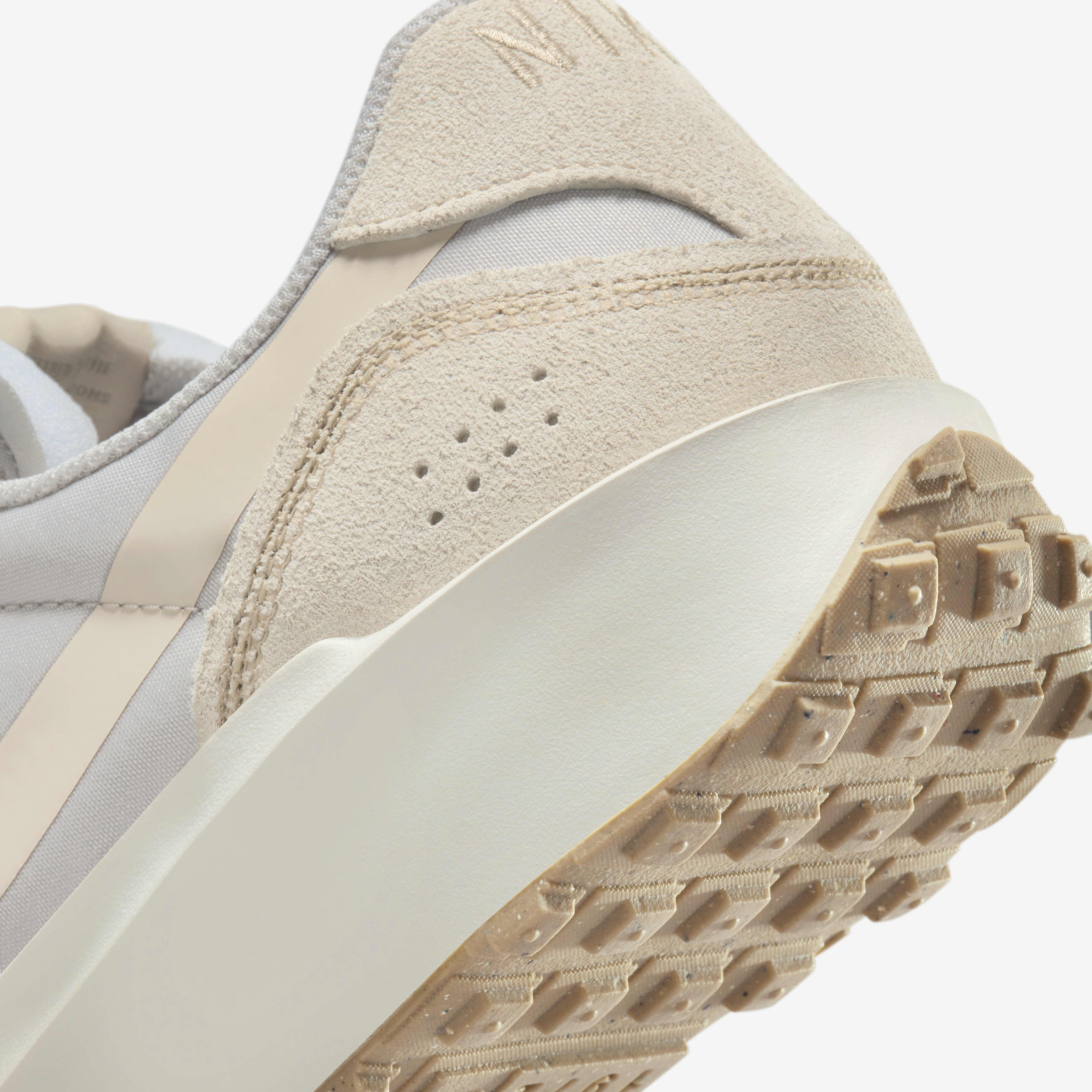Buy Nike Waffle Nav Men s Shoes Nike Saudi Official