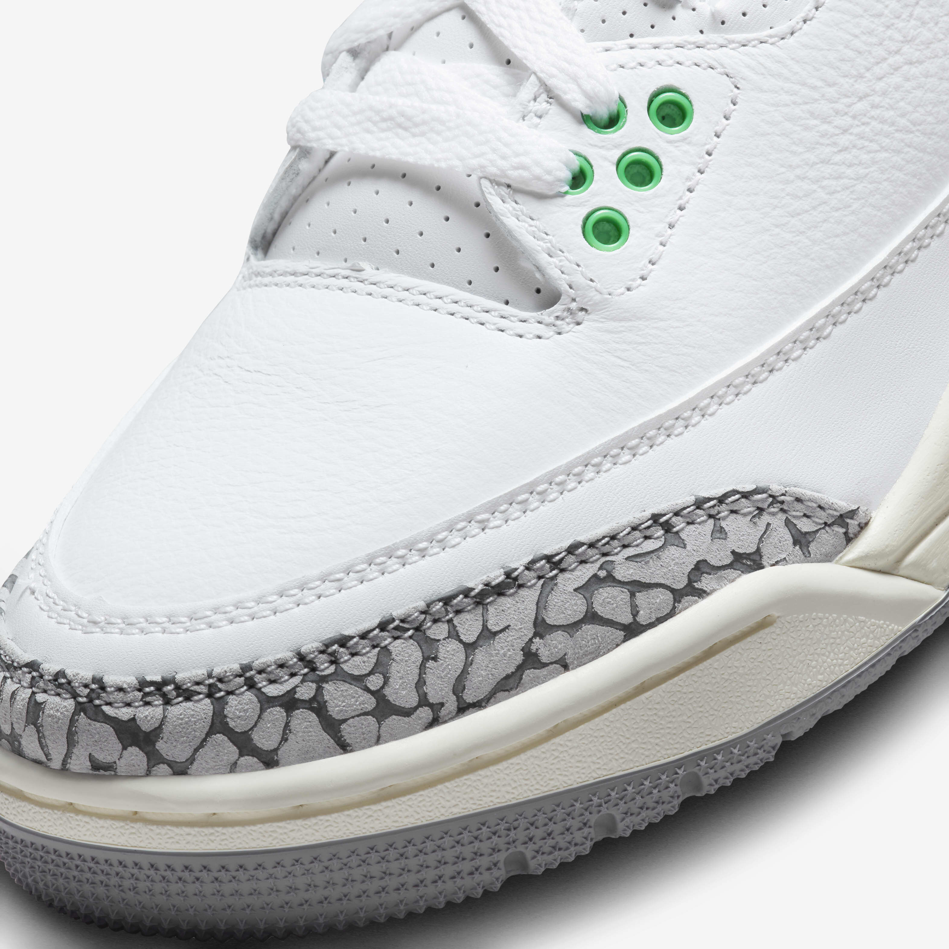Air Jordan 3 Retro image number 6