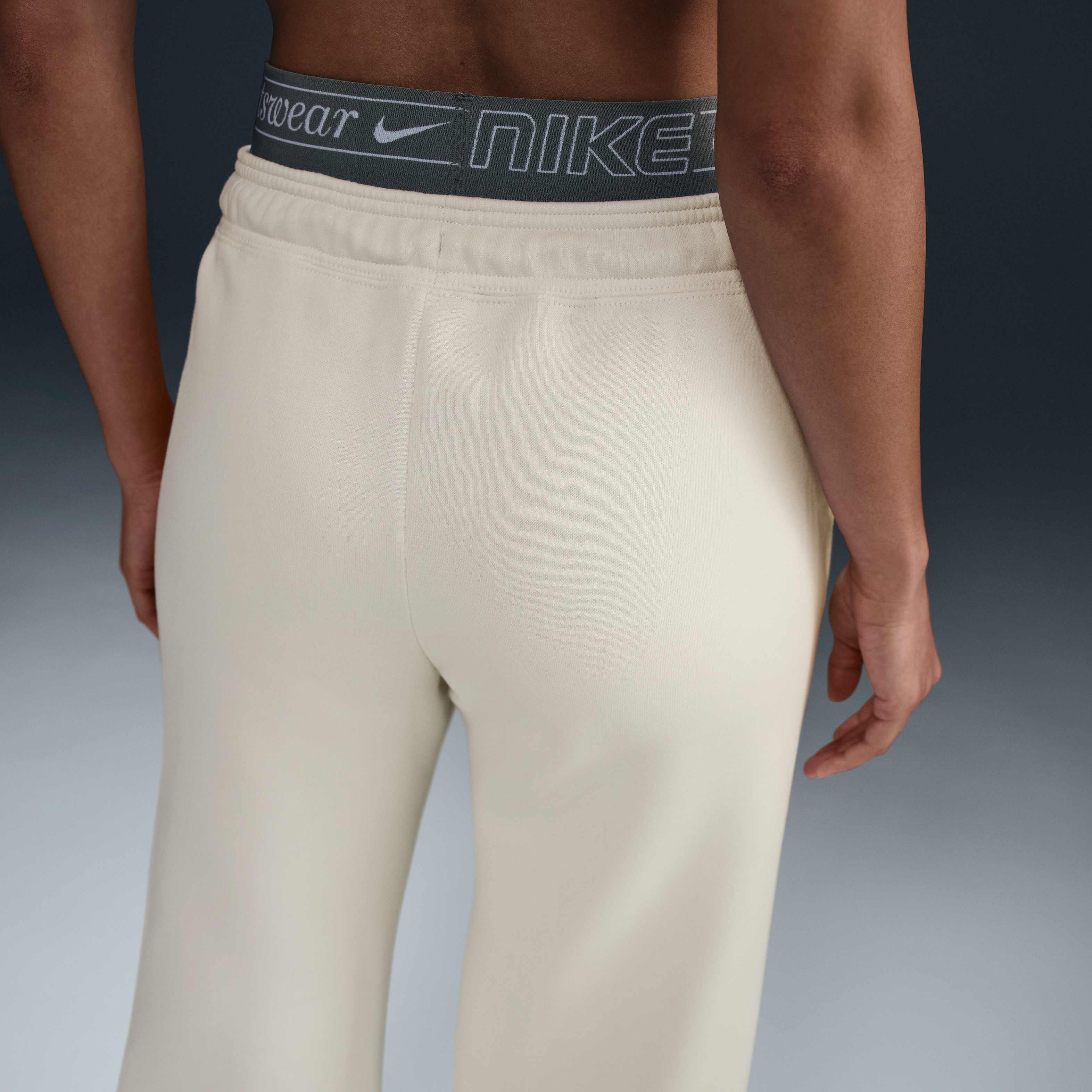 Nike Sportswear Phoenix Fleece image number 2