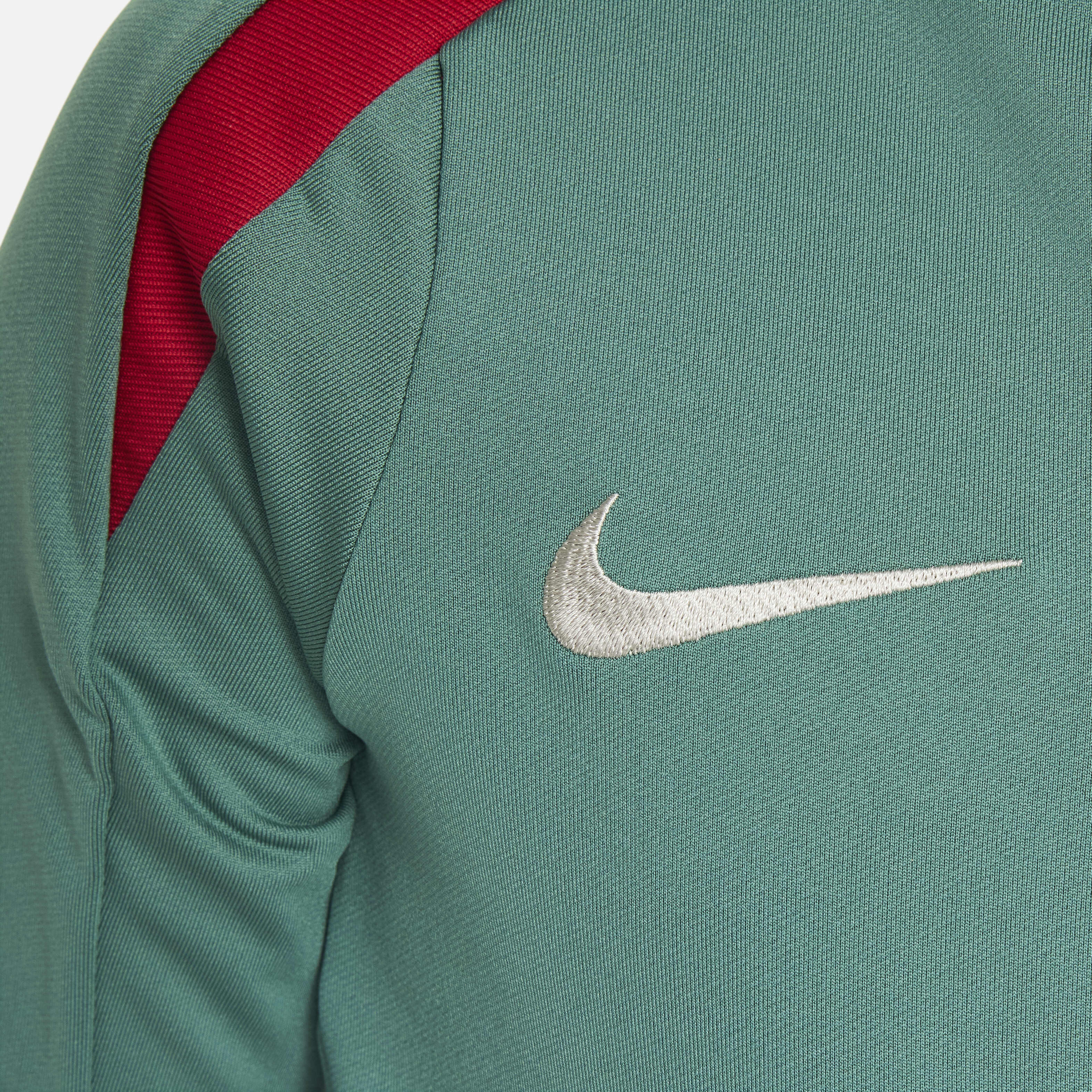 ليفربول سترايك image number 4