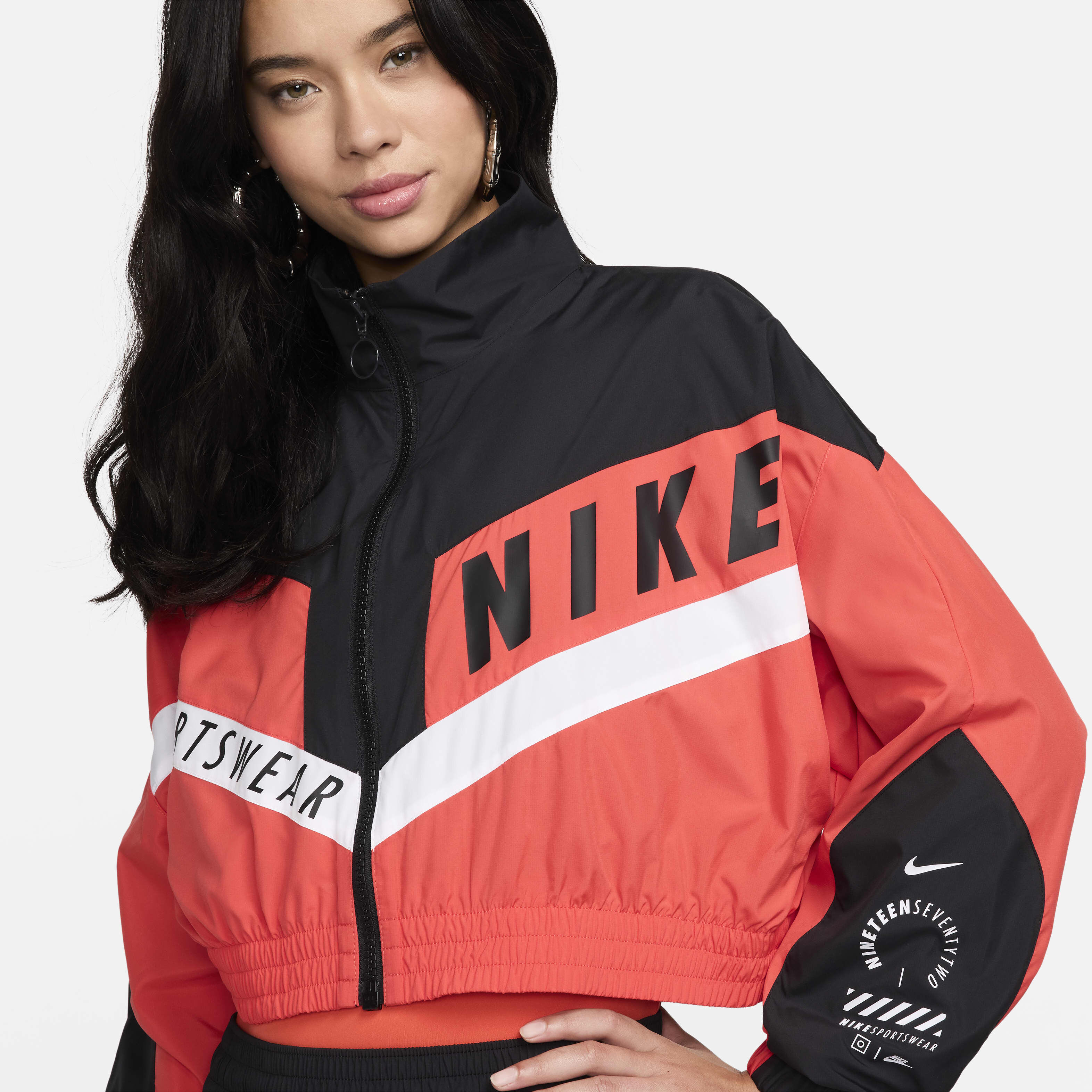 Nike pullover windbreaker womens hot sale