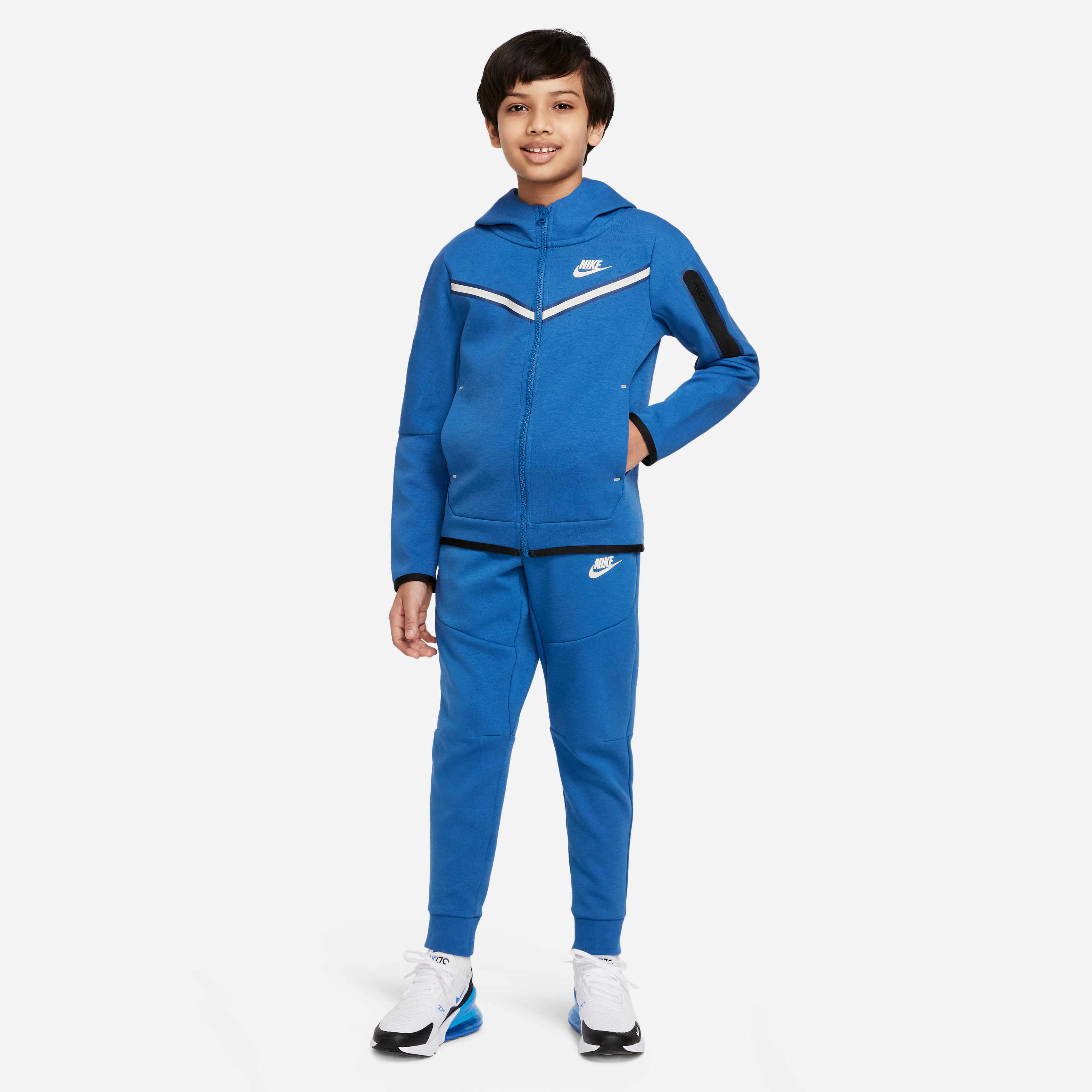 Nike Sportswear Tech Fleece image number 4