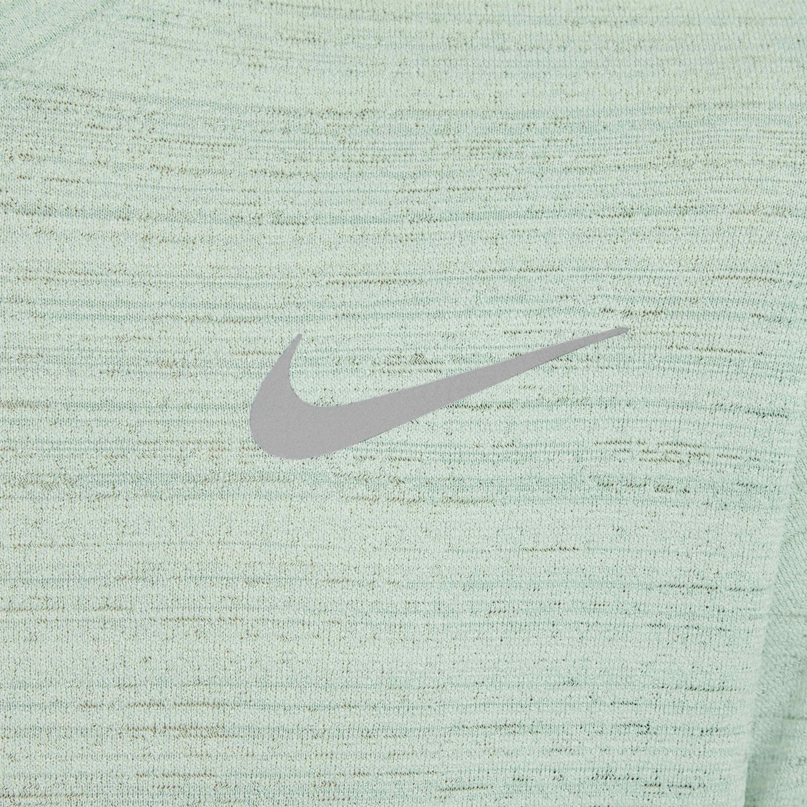 Nike Dri-FIT Miler image number 3