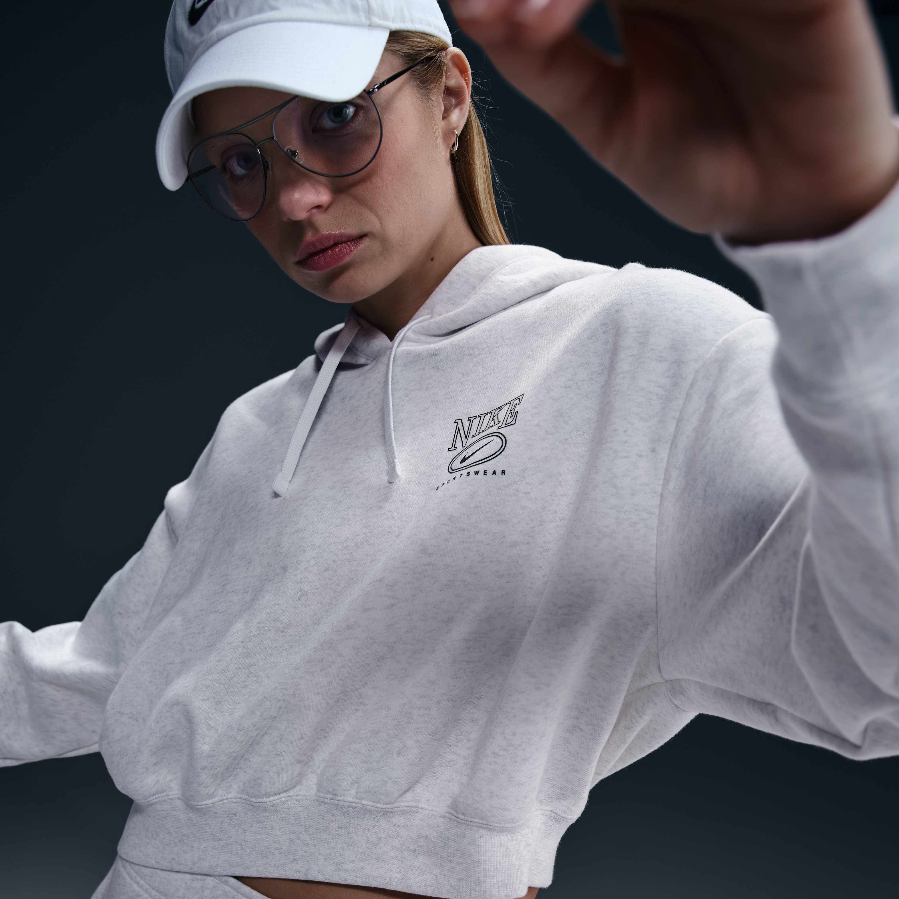 نايكي سبورتسوير كلوب فليس image number 2