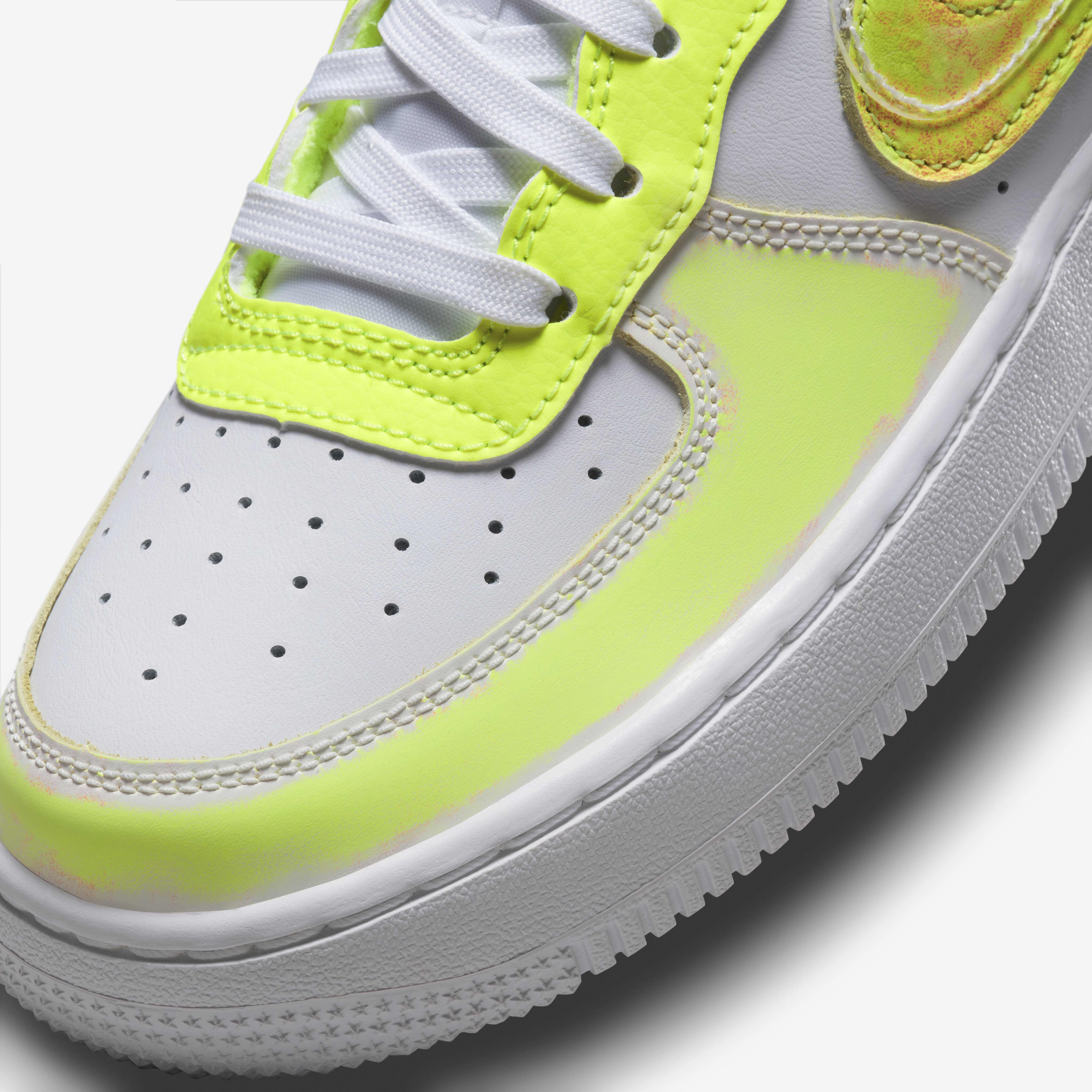 nike lv8 volt