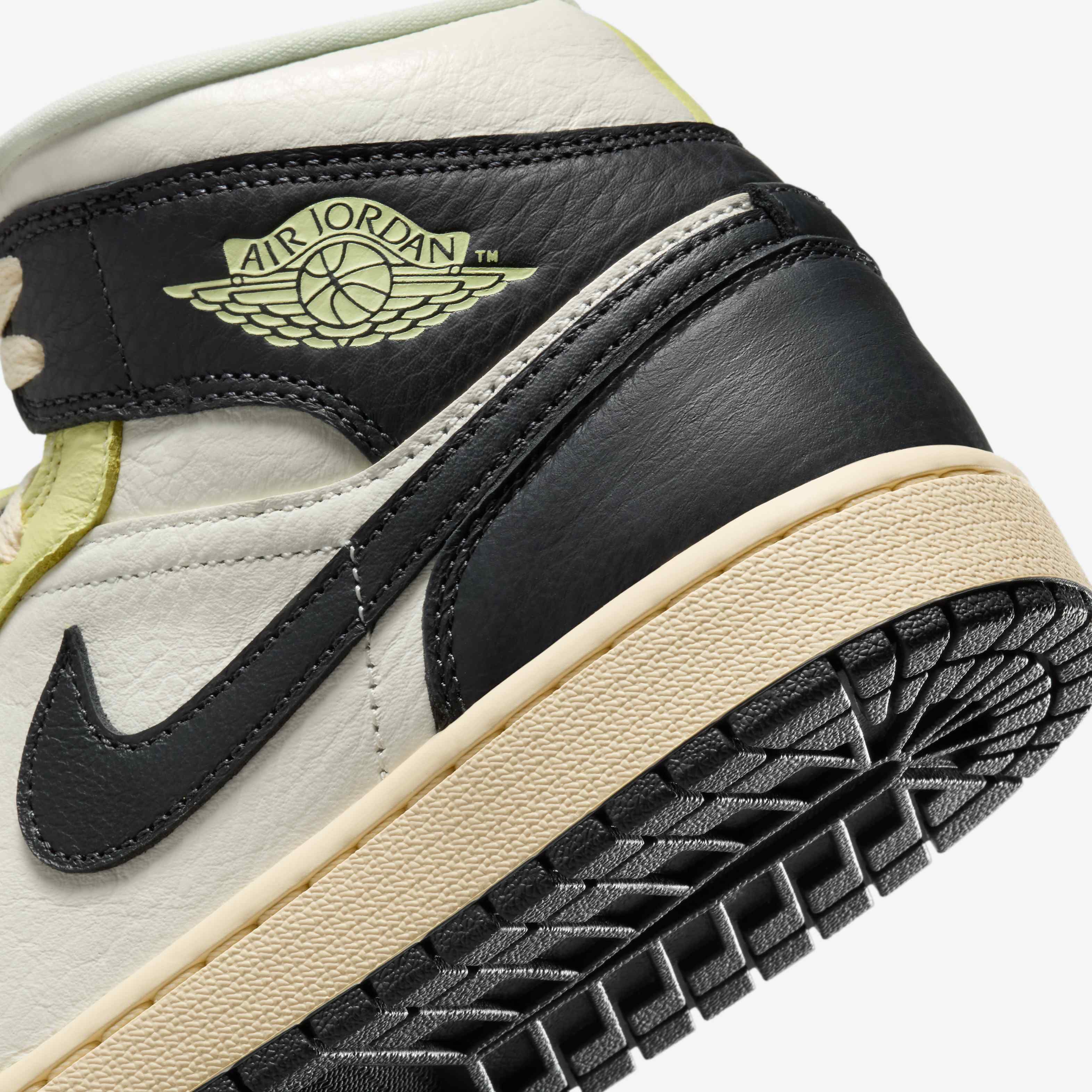 Air Jordan 1 Mid SE image number 7