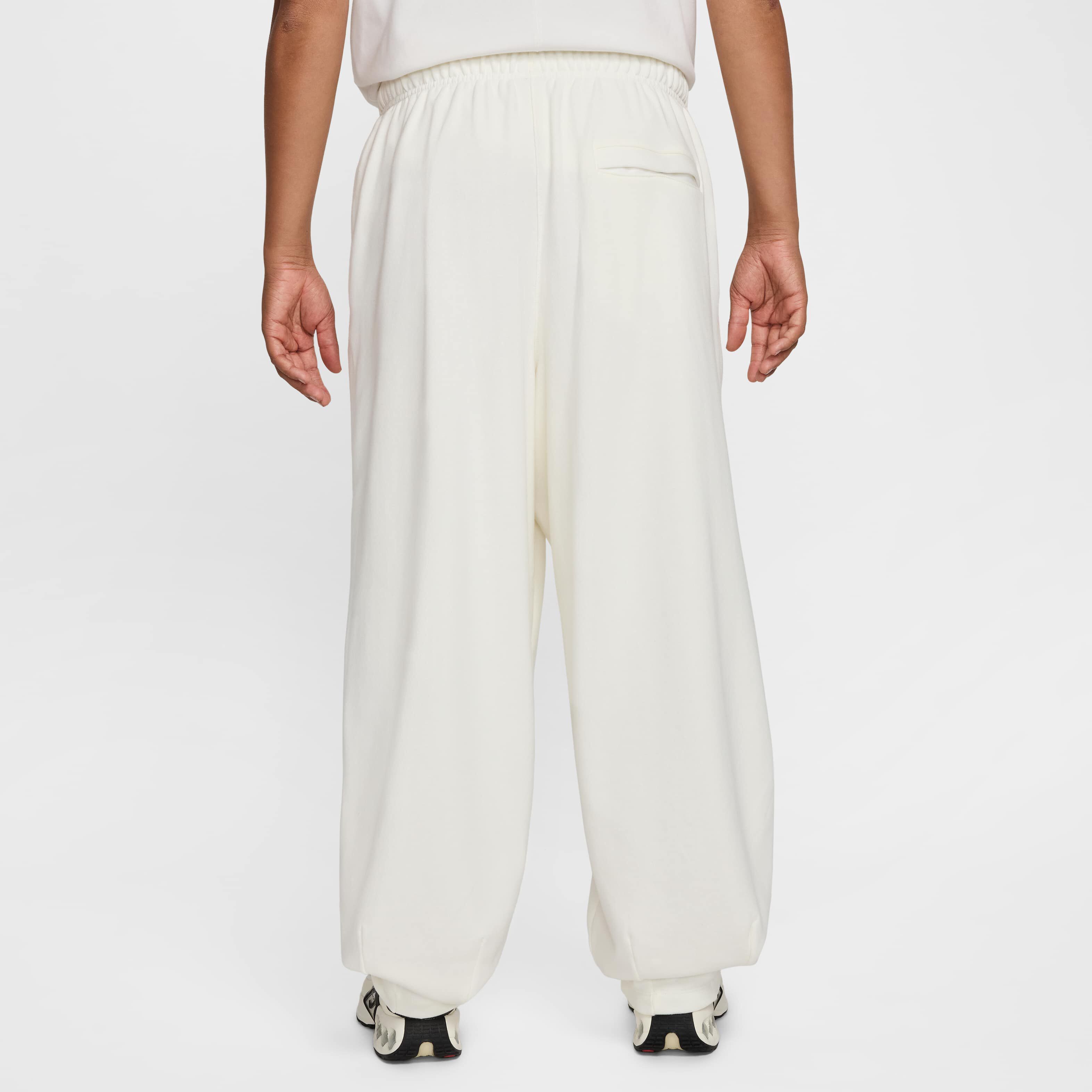 Nike Club Fleece image number 1