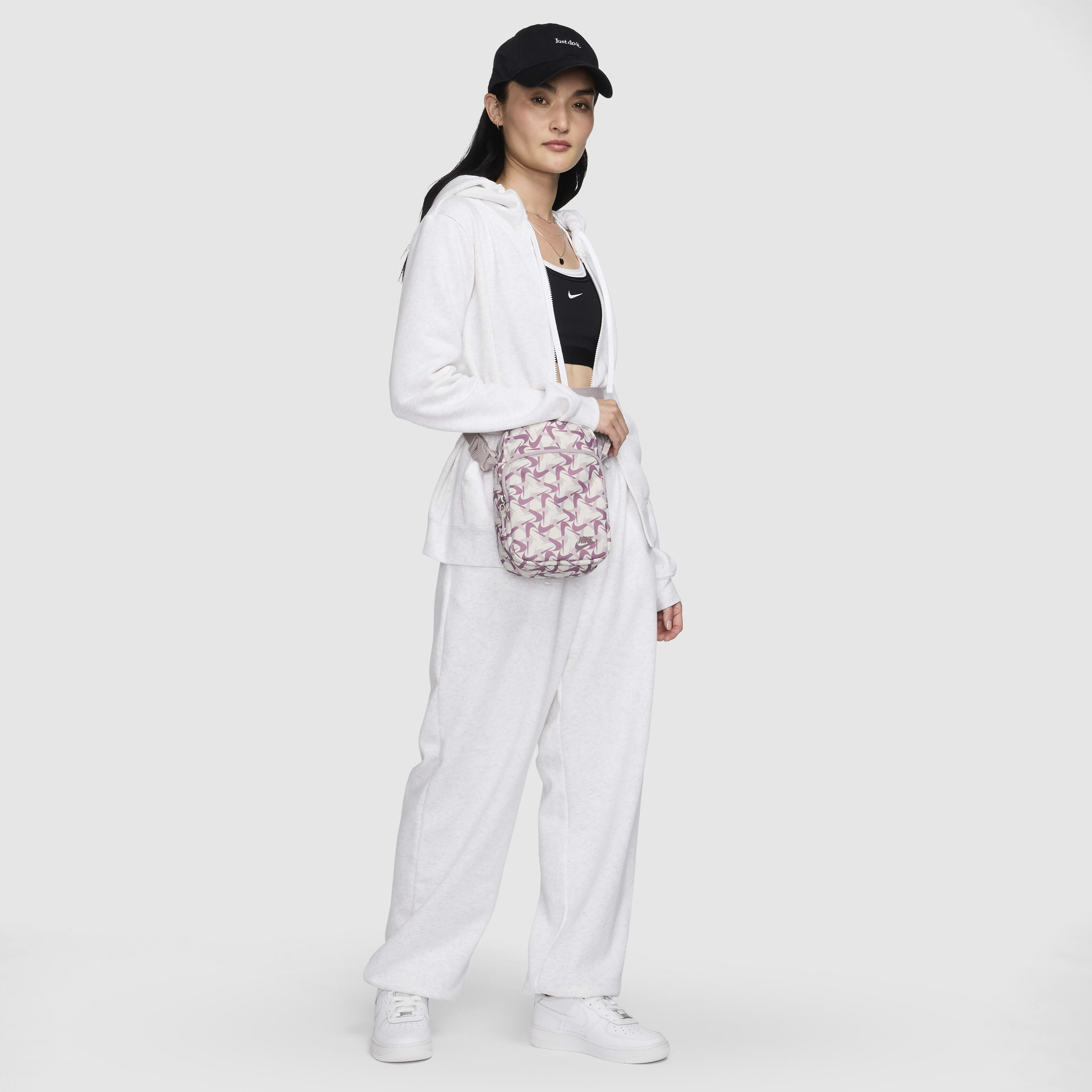 Nike Heritage image number 8