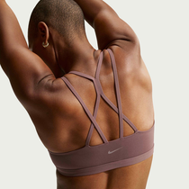 نايكي زينفي سترابي