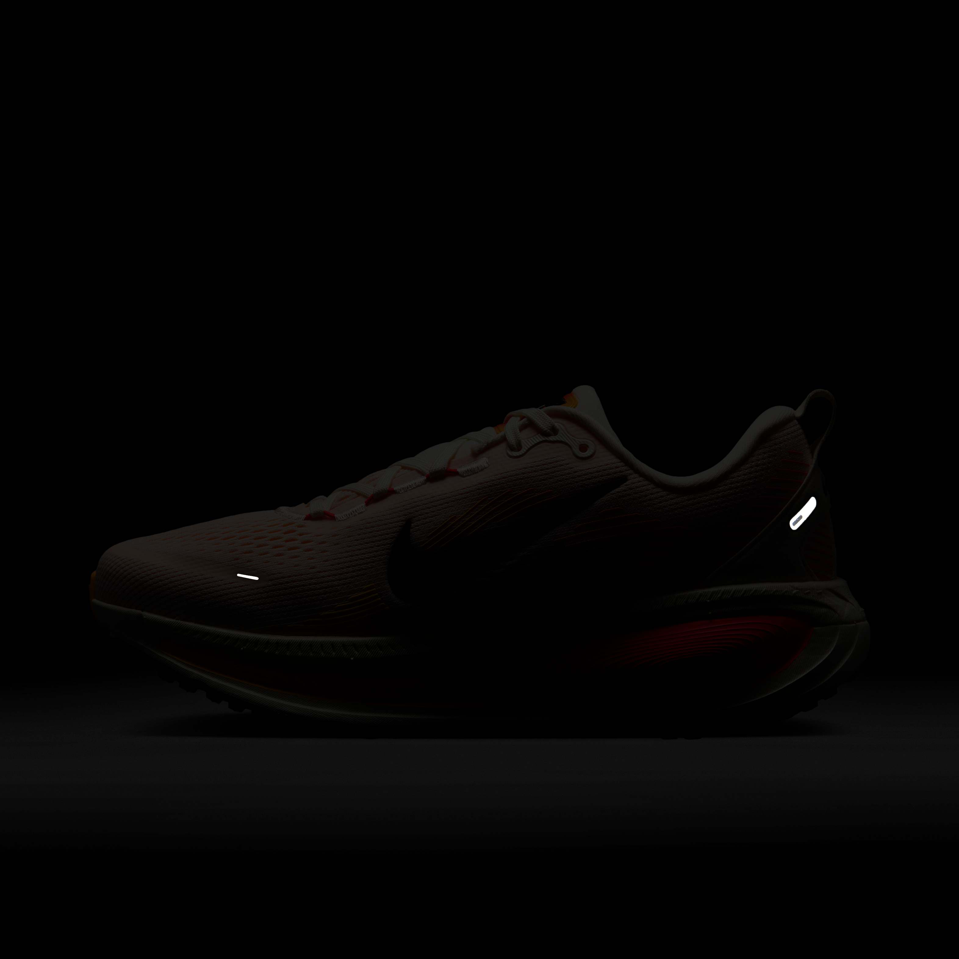 Nike Vomero 18 image number 10