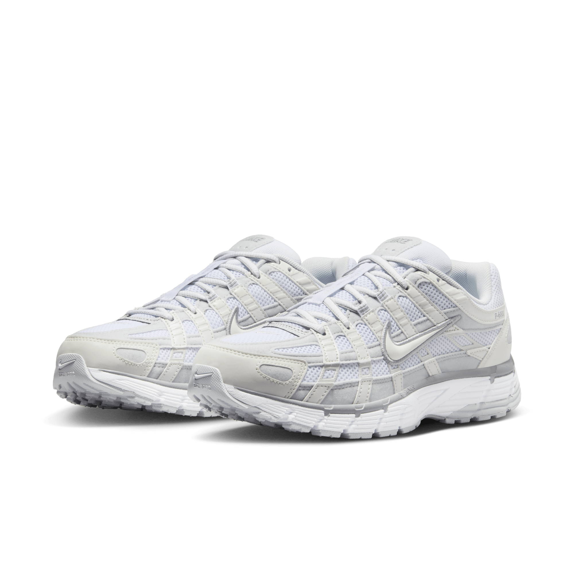 Nike p 2000 2025