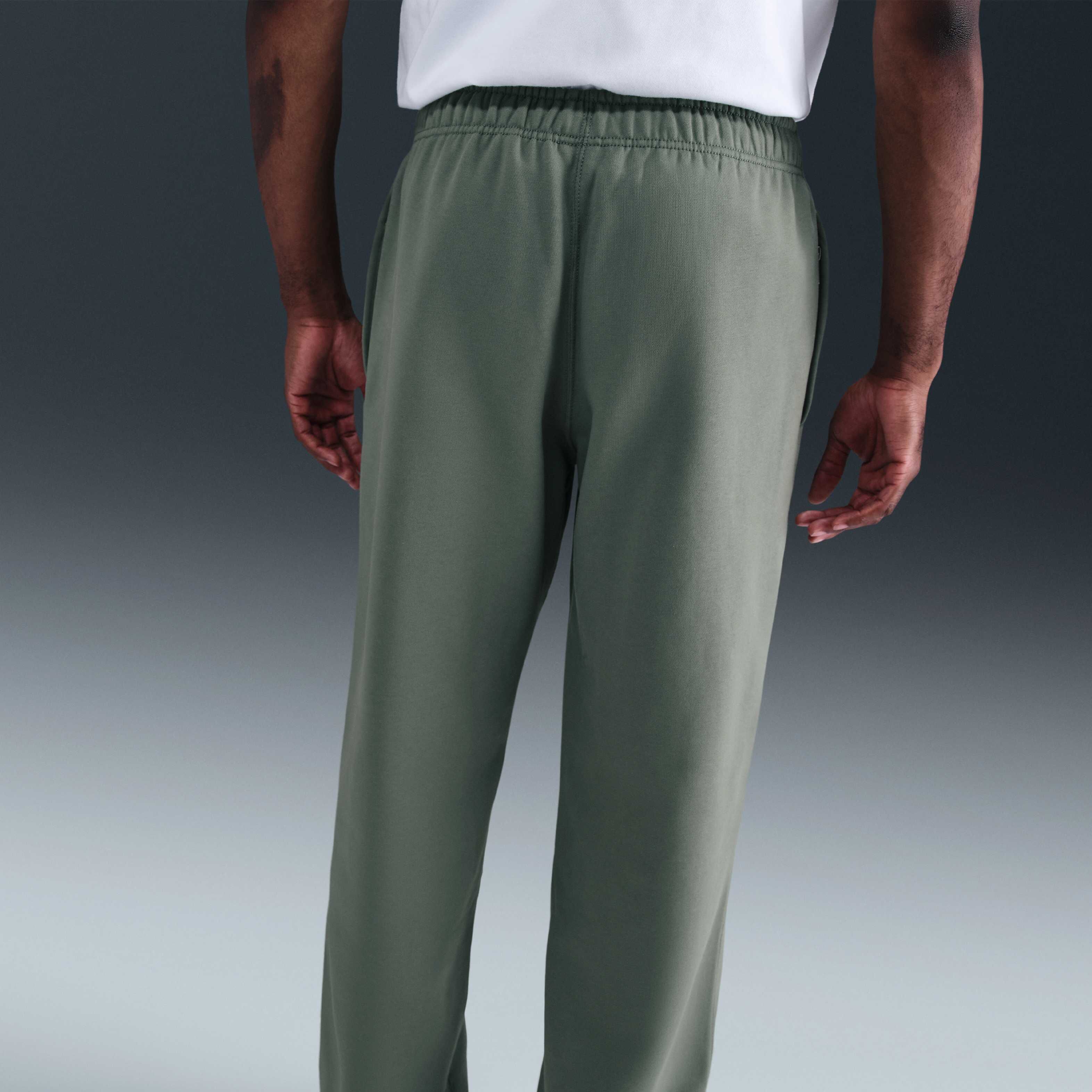 Nike Solo Swoosh image number 2