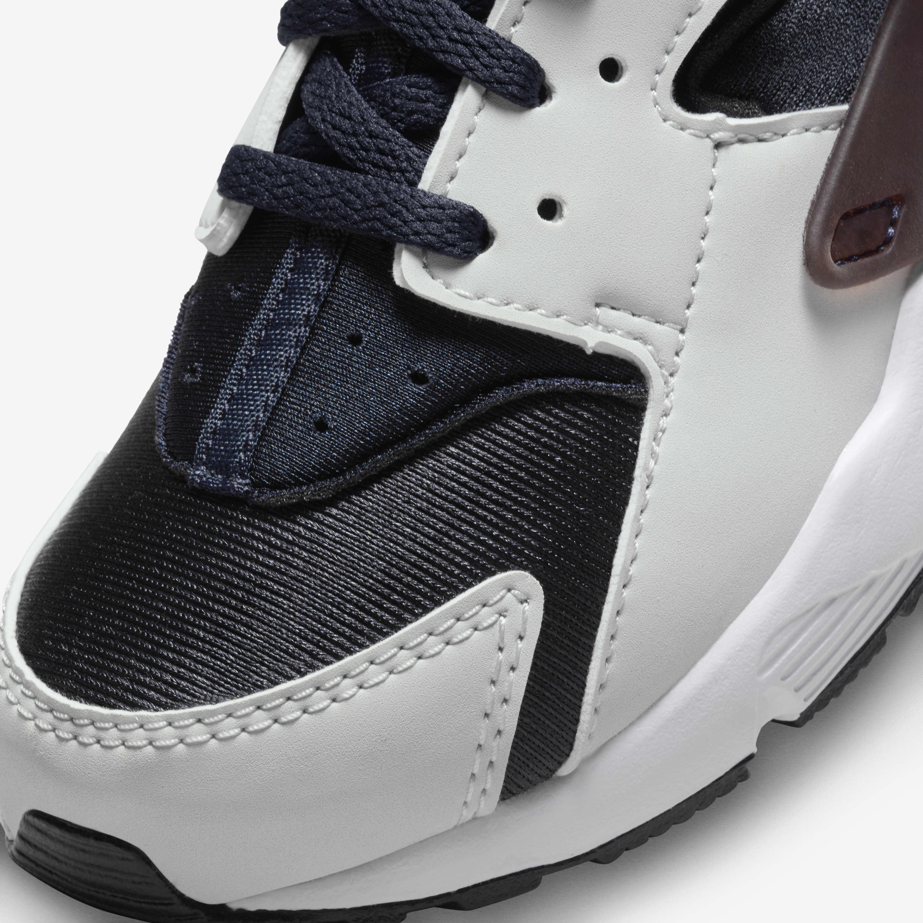 Nike Huarache Run image number 6