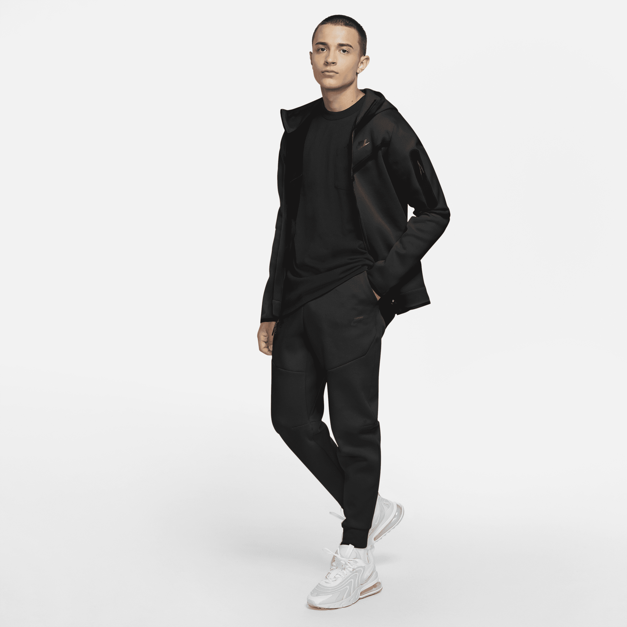 Nike track pants deals tech fleece