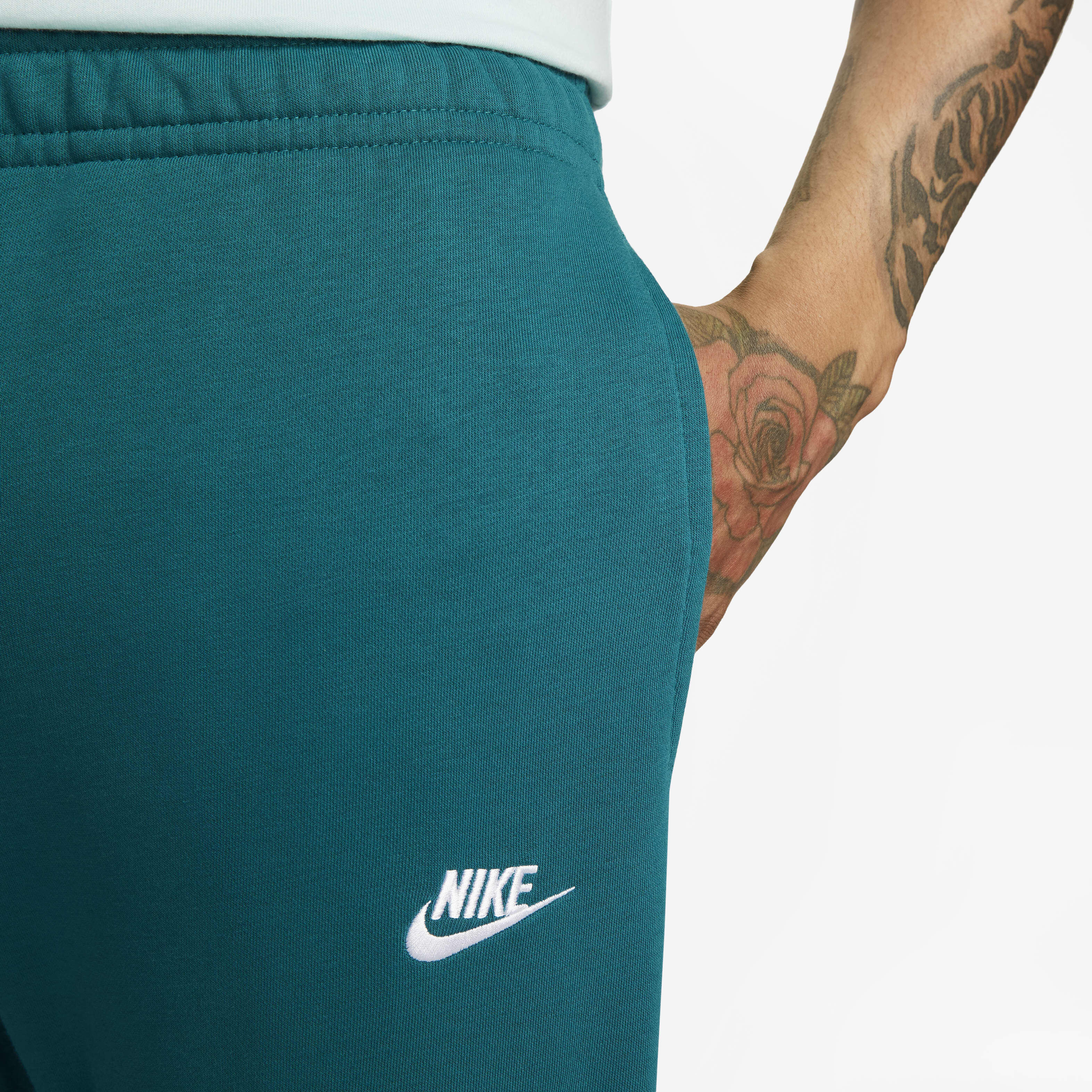 Nike Sportswear Club image number 2