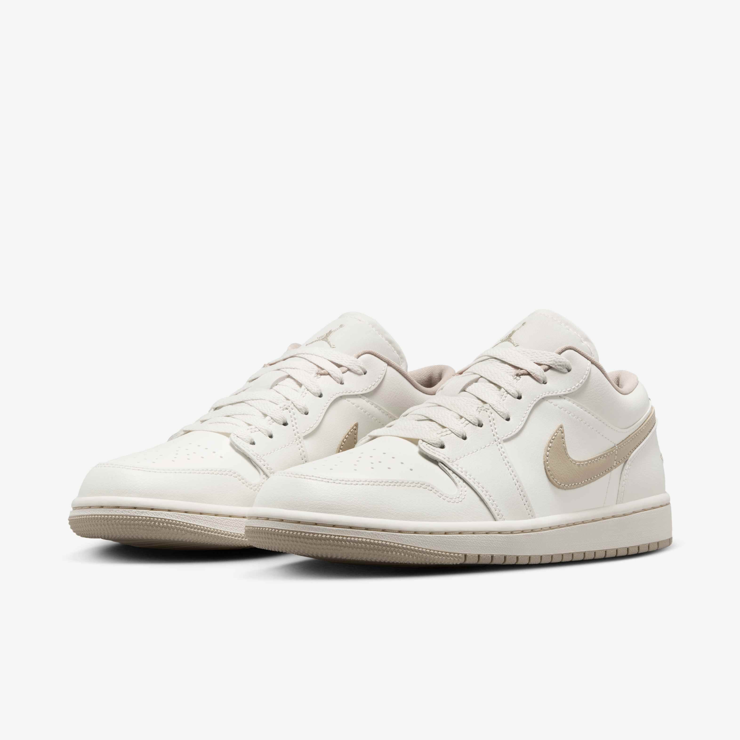 Air Jordan 1 Low image number 4