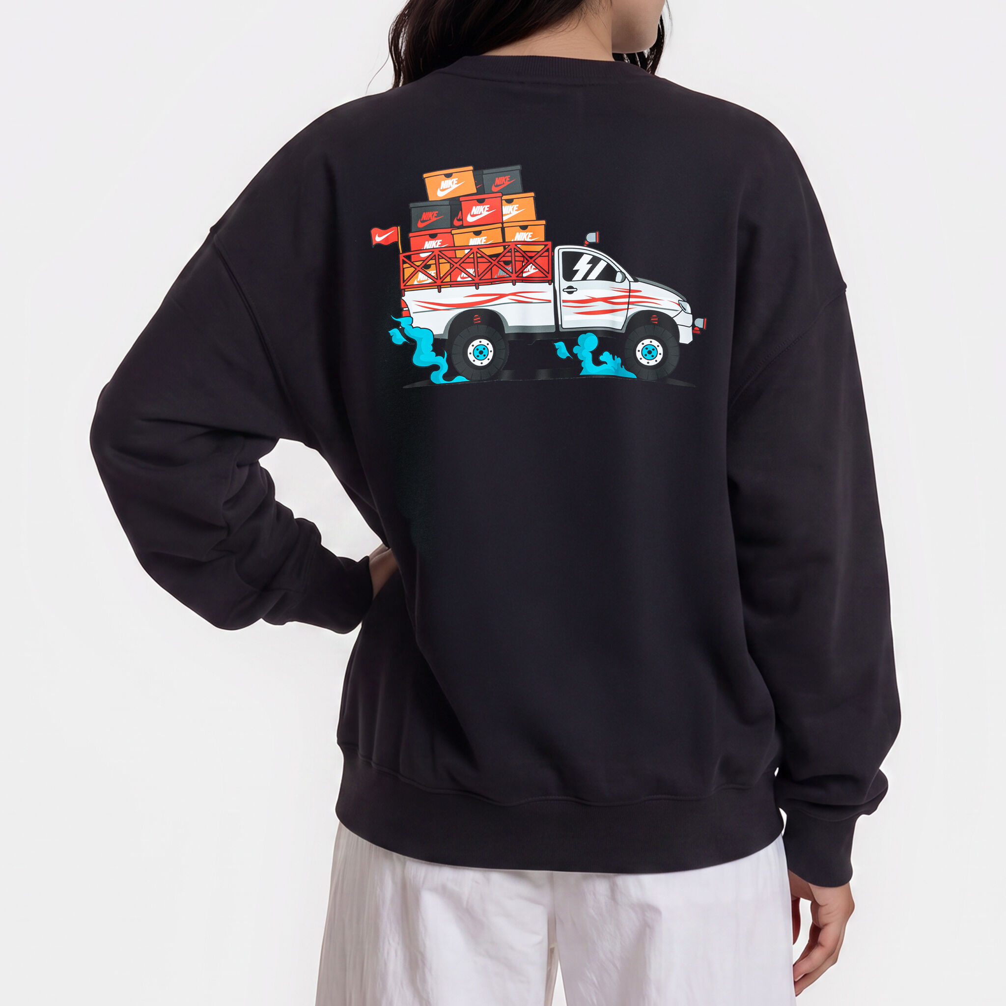 Nike Club - Truck image number 1