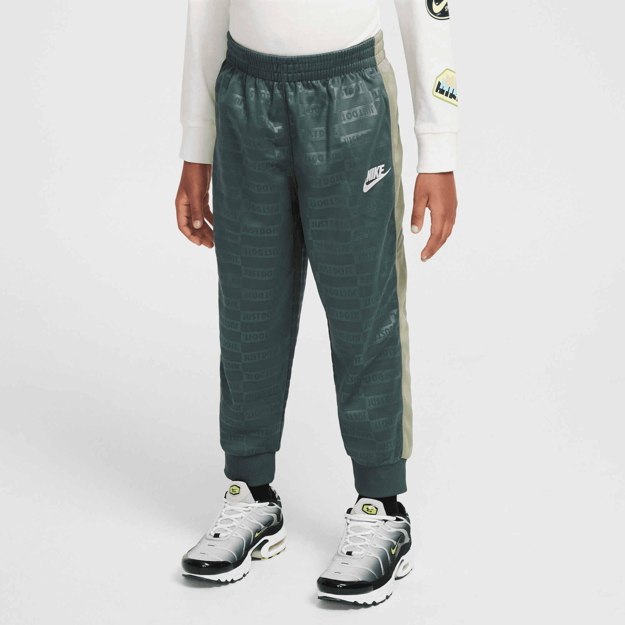 Nike Dri-FIT Sportswear Textured Club image number 5