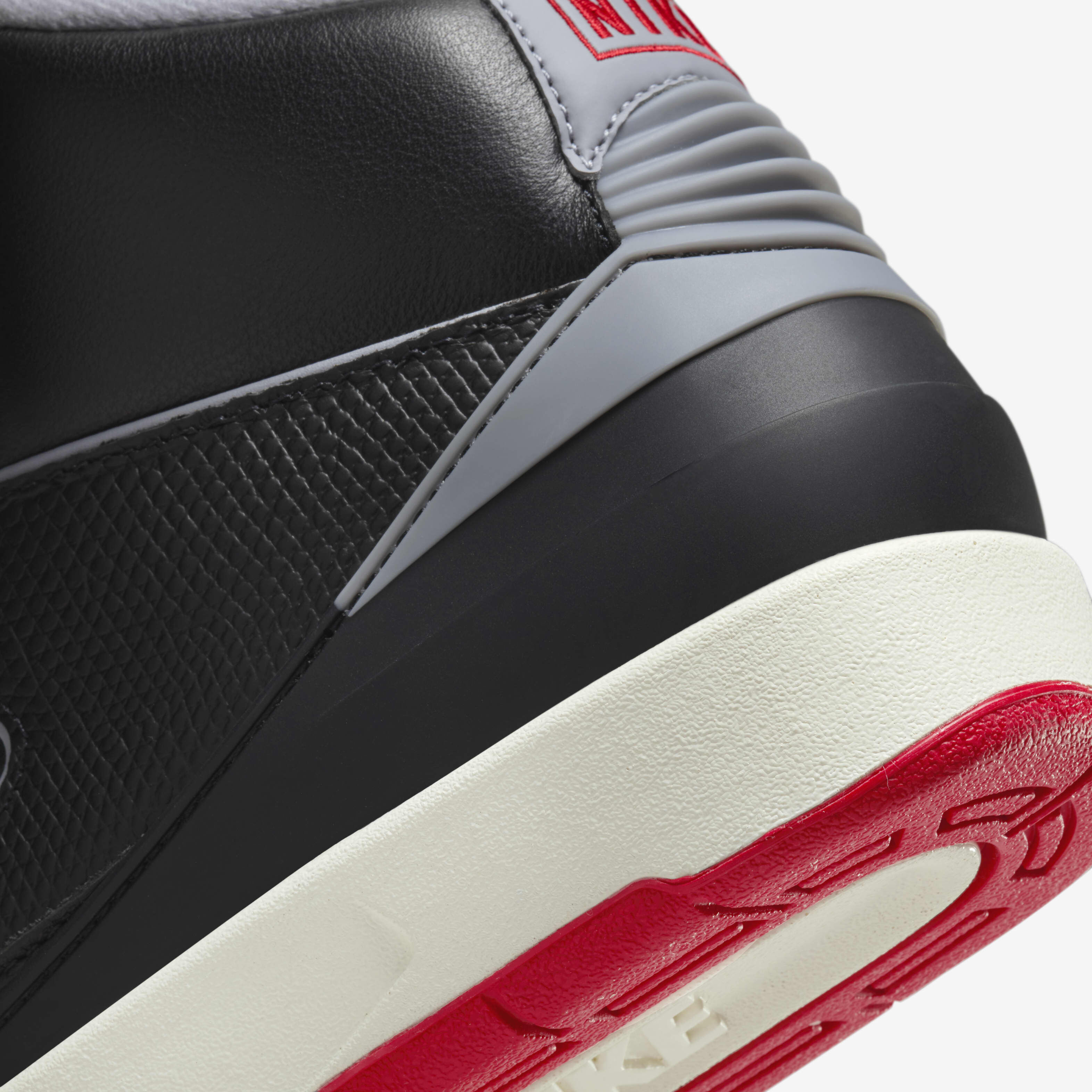 اير جوردن 2 ريترو image number 7