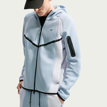 Nike Tech