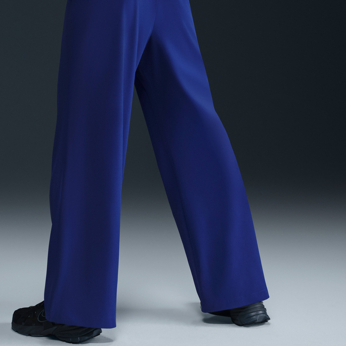 نايكي 24.7 بيرفكت ستريتش image number 2 نايكي 24.7 بيرفكت ستريتش image number 2