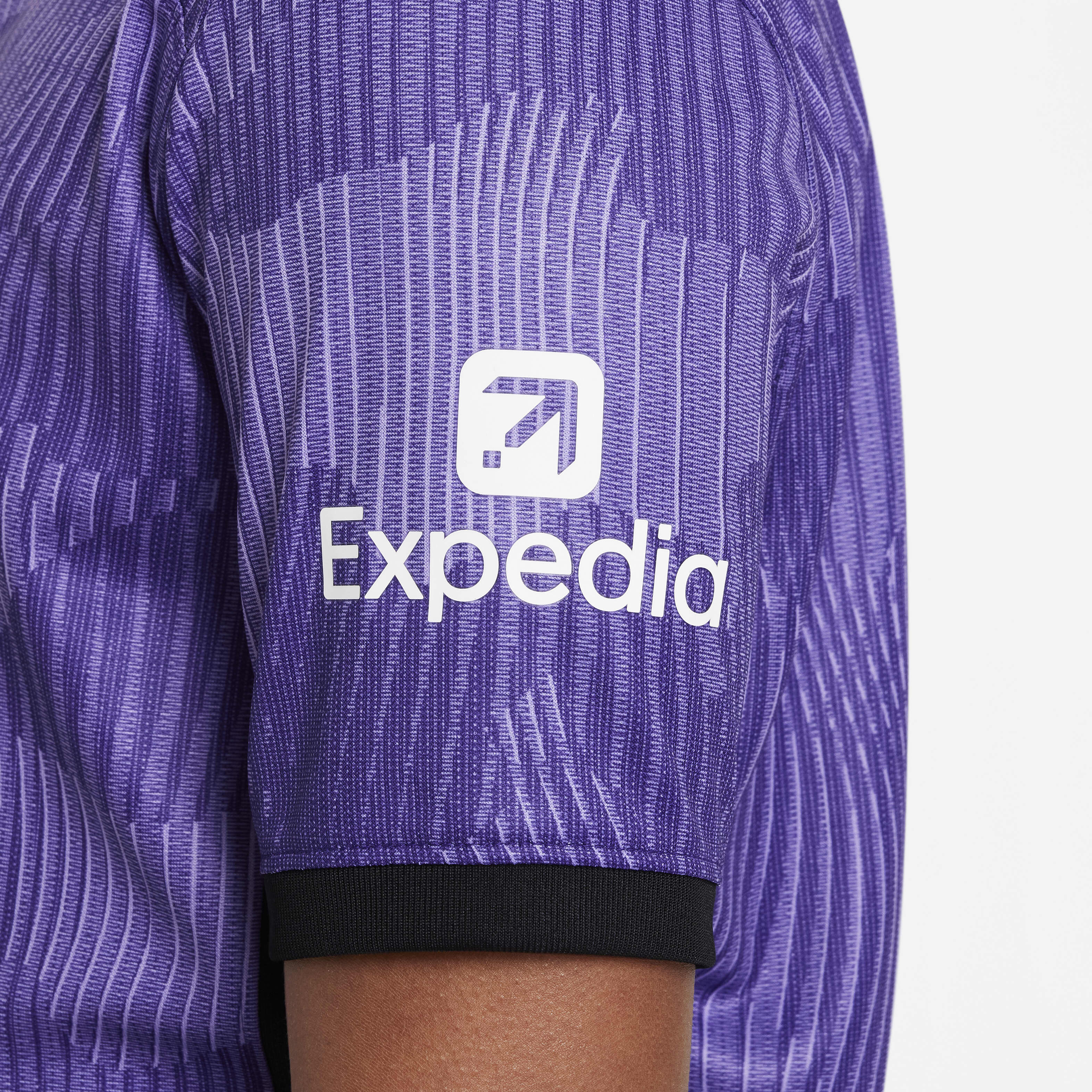 ليفربول F.C. 2023/24 ستديوم البديل image number 3