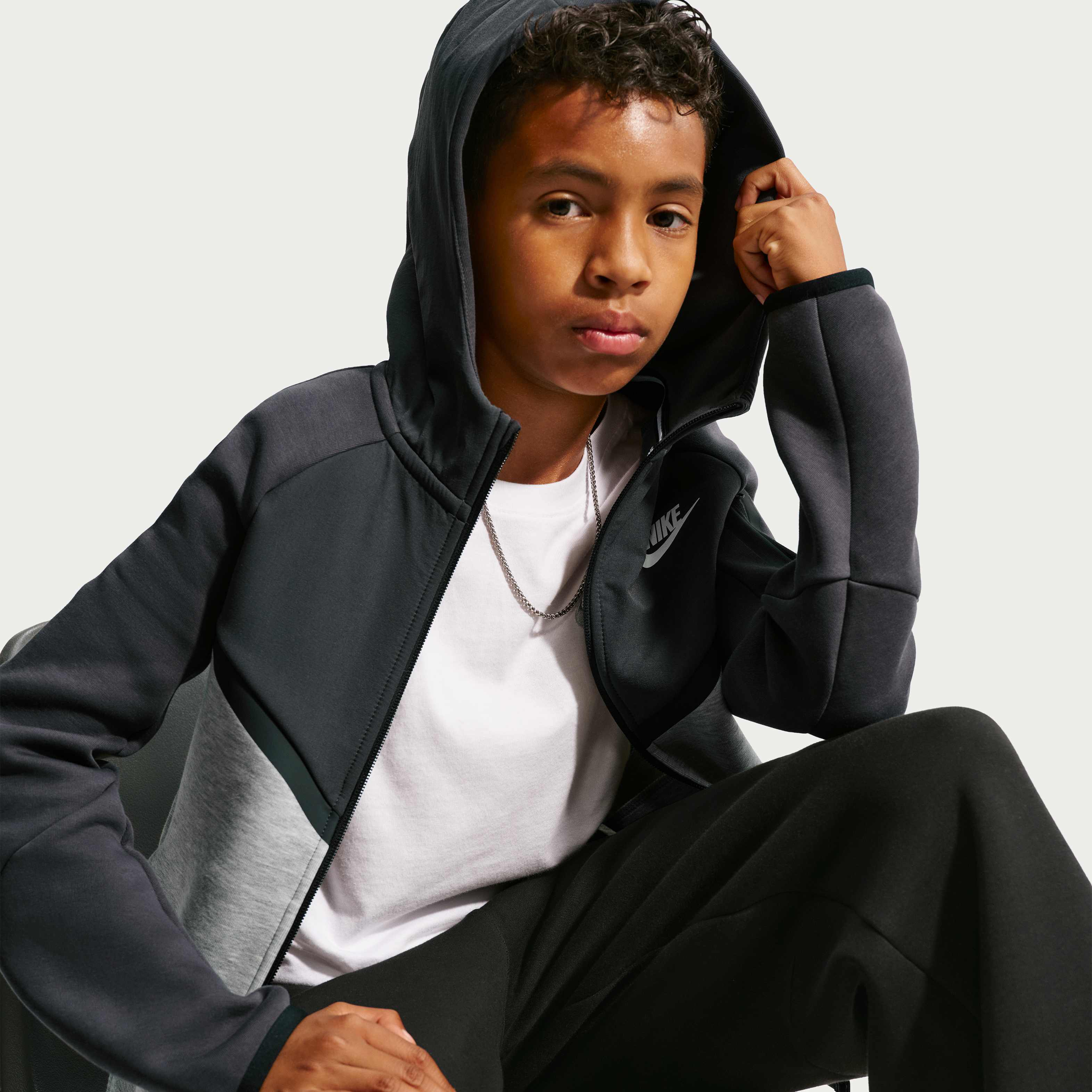 Nike Sportswear Tech Fleece image number 2
